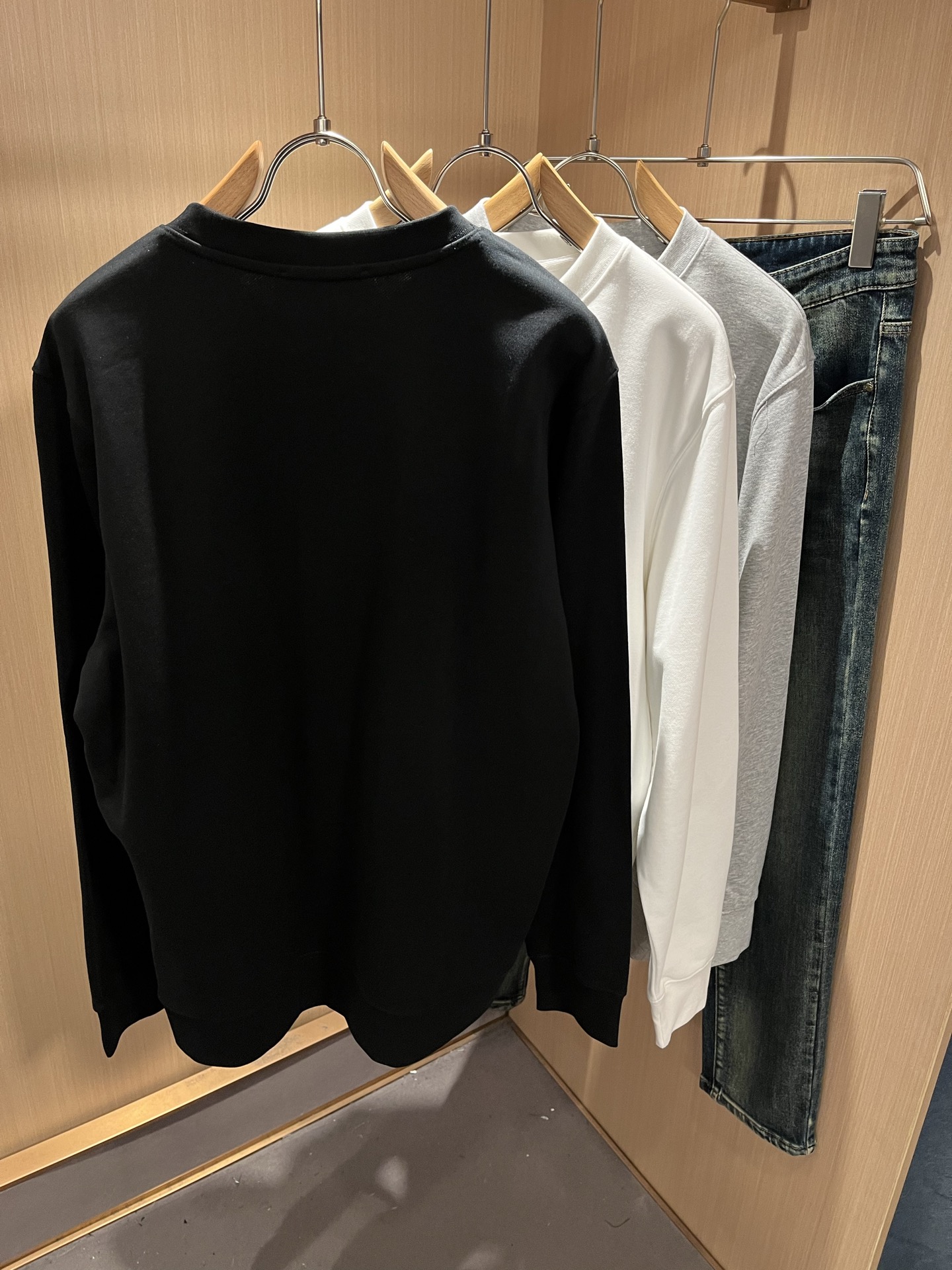 FEN*I 芬*迪2025秋冬新款FD家族男女同款小怪兽卫衣，男女同款👫百搭。意大利原厂订单，FD家族人