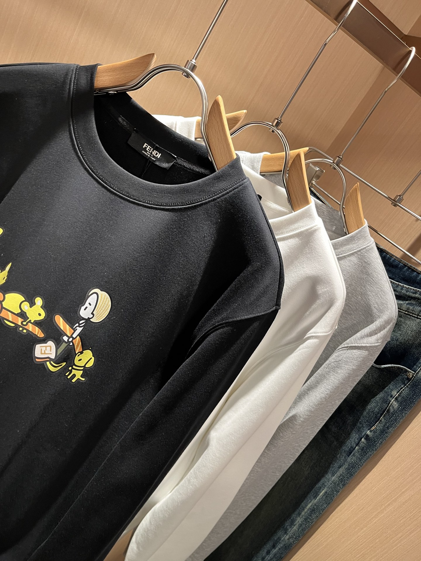 FEN*I 芬*迪2025秋冬新款FD家族男女同款小怪兽卫衣，男女同款👫百搭。意大利原厂订单，FD家族人