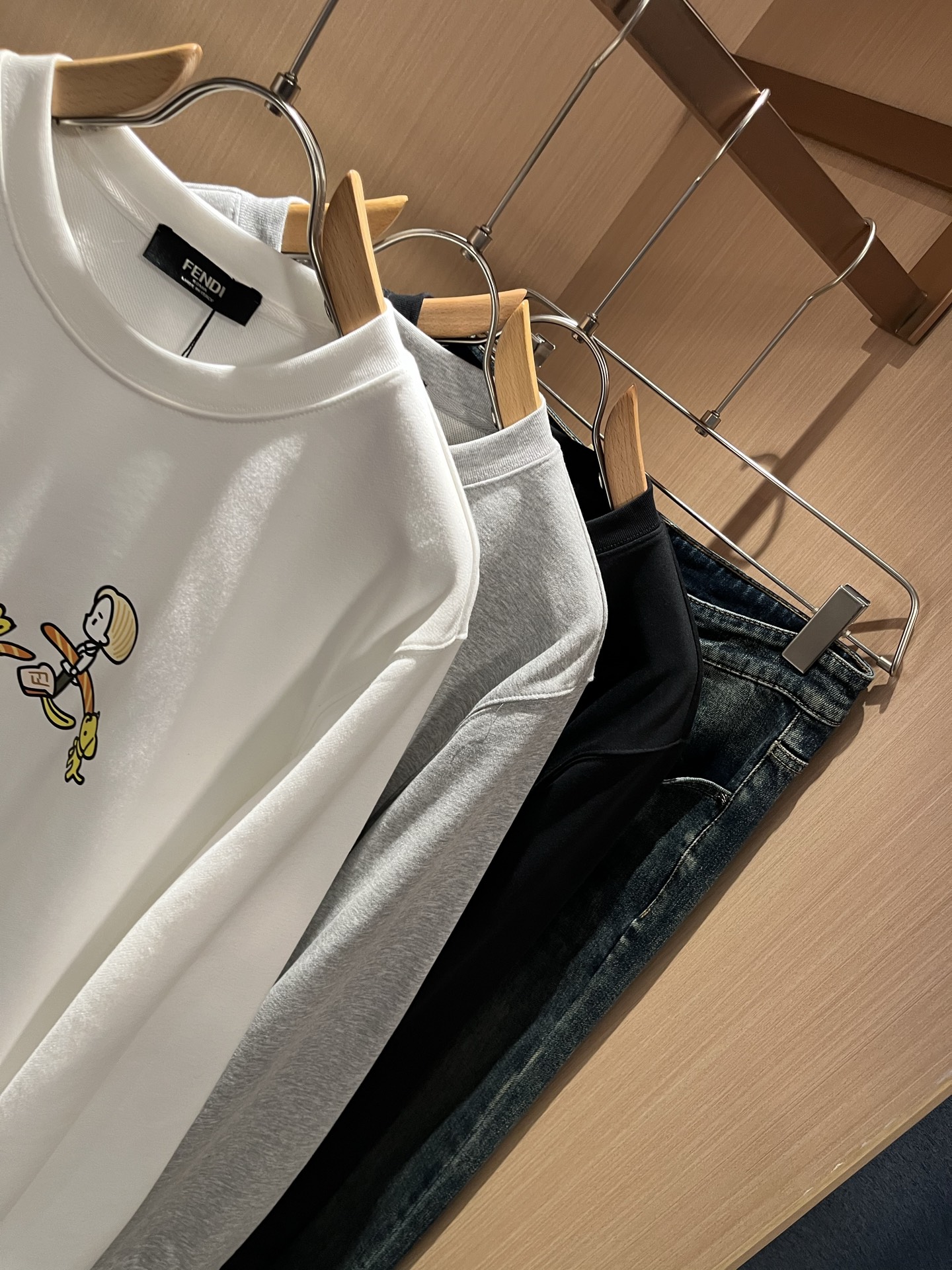 FEN*I 芬*迪2025秋冬新款FD家族男女同款小怪兽卫衣，男女同款👫百搭。意大利原厂订单，FD家族人