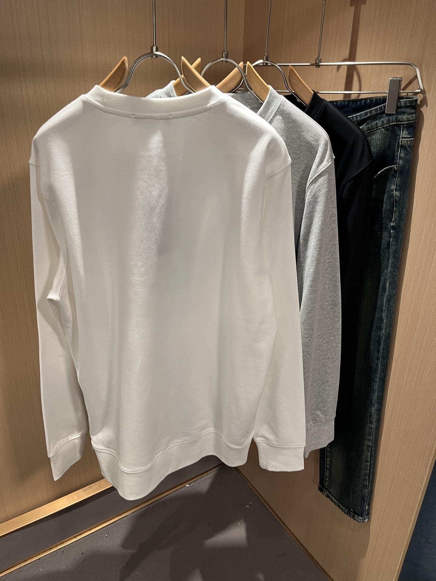 FEN*I 芬*迪2025秋冬新款FD家族男女同款小怪兽卫衣，男女同款👫百搭。意大利原厂订单，FD家族人