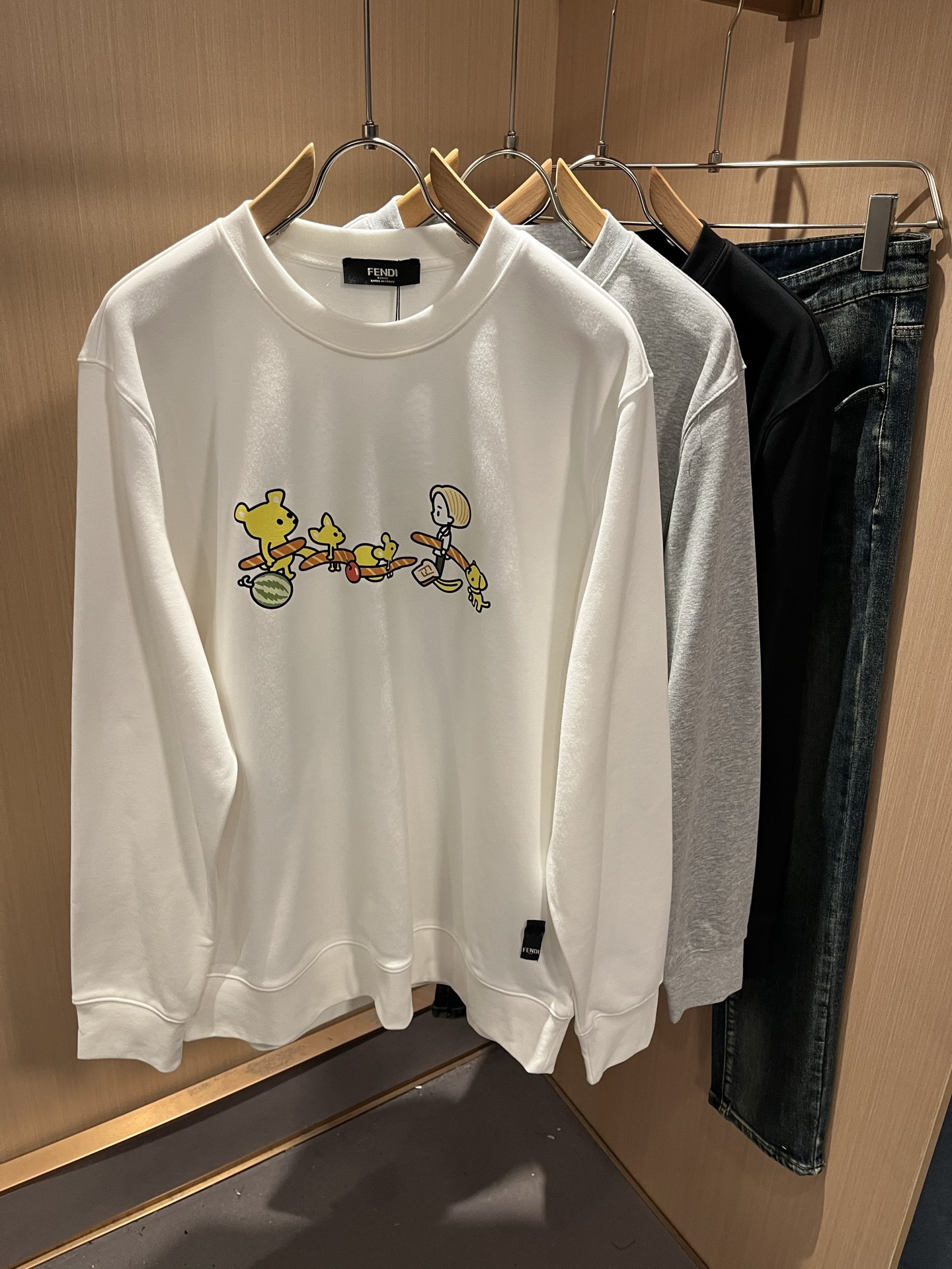 FEN*I 芬*迪2025秋冬新款FD家族男女同款小怪兽卫衣，男女同款👫百搭。意大利原厂订单，FD家族人