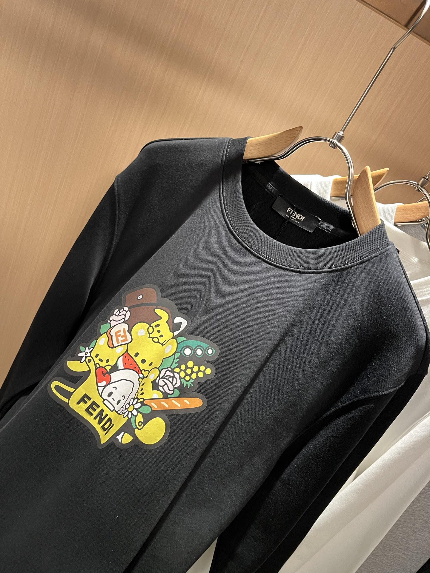 FEN*I 芬*迪2025秋冬新款FD家族男女同款小怪兽卫衣，男女同款👫百搭。意大利原厂订单，FD家族人