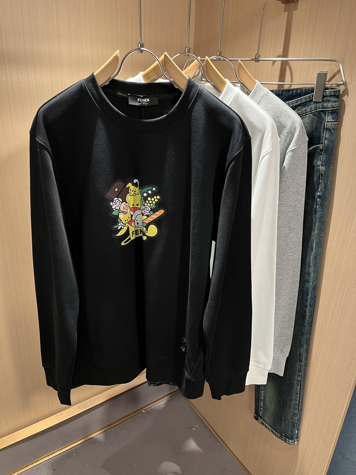 FEN*I 芬*迪2025秋冬新款FD家族男女同款小怪兽卫衣，男女同款👫百搭。意大利原厂订单，FD家族人