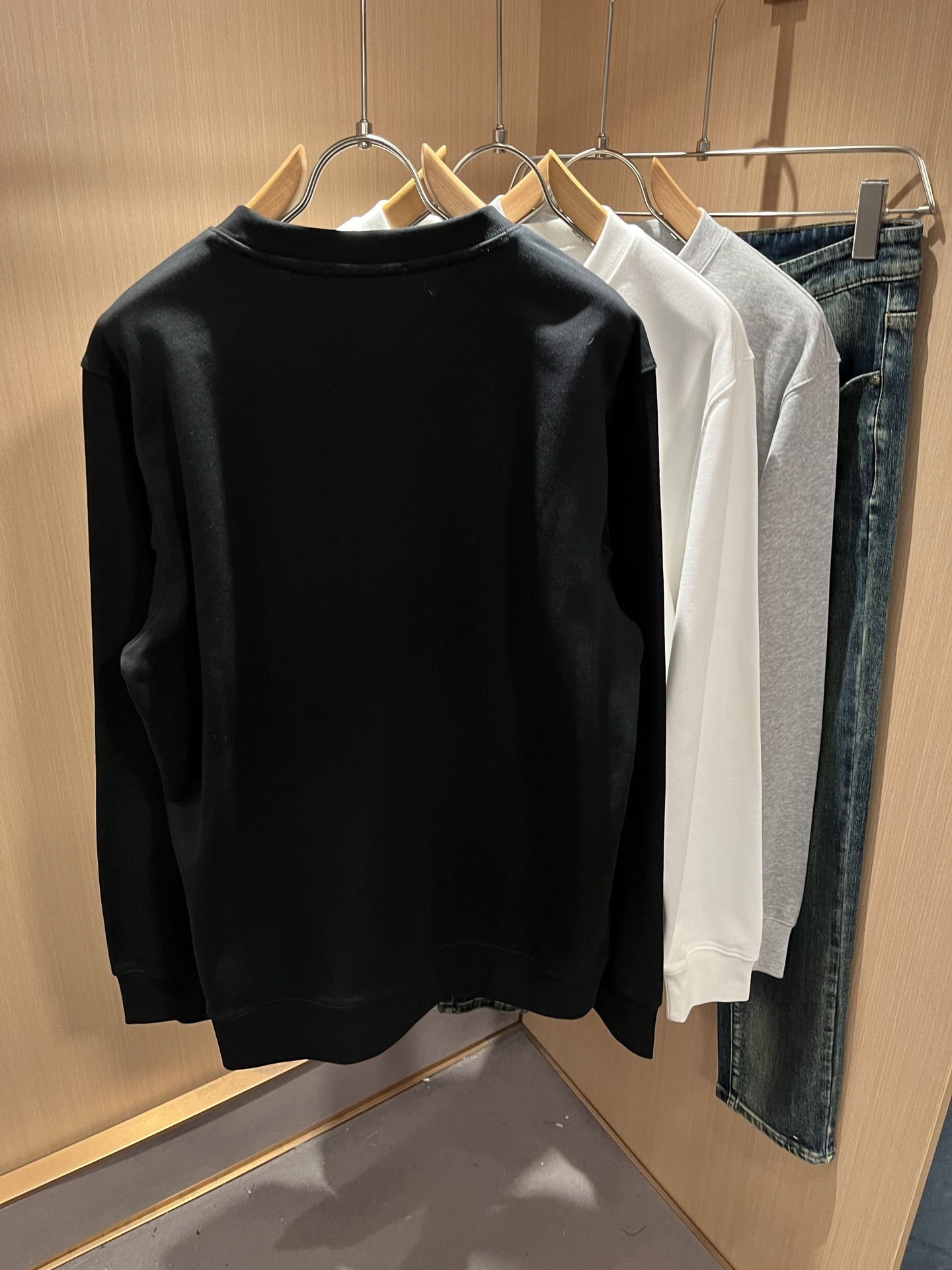 FEN*I 芬*迪2025秋冬新款FD家族男女同款小怪兽卫衣，男女同款👫百搭。意大利原厂订单，FD家族人