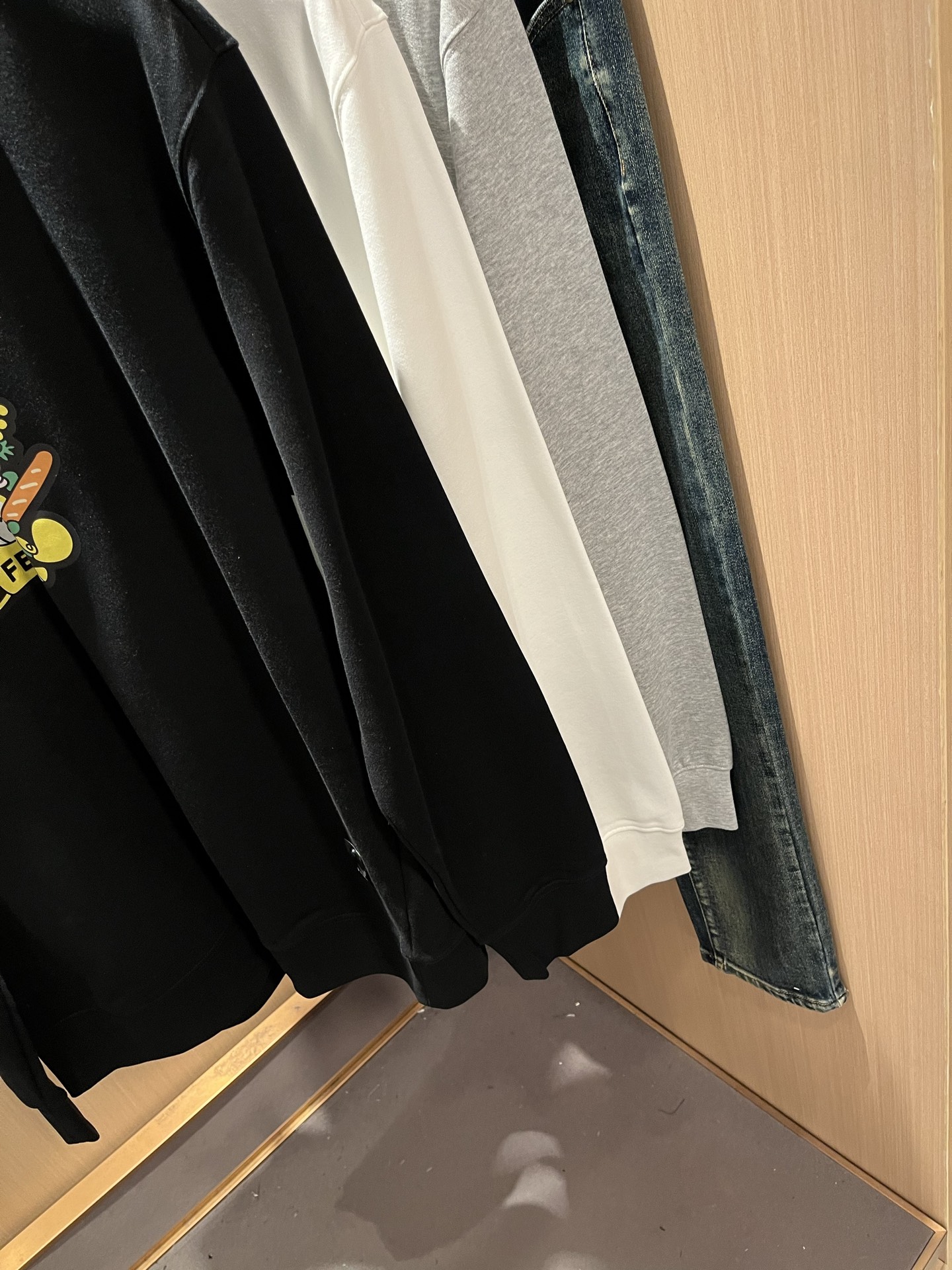 FEN*I 芬*迪2025秋冬新款FD家族男女同款小怪兽卫衣，男女同款👫百搭。意大利原厂订单，FD家族人