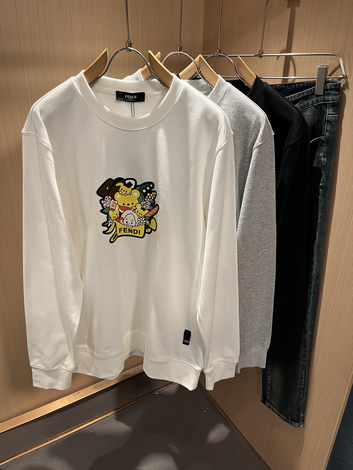 FEN*I 芬*迪2025秋冬新款FD家族男女同款小怪兽卫衣，男女同款👫百搭。意大利原厂订单，FD家族人