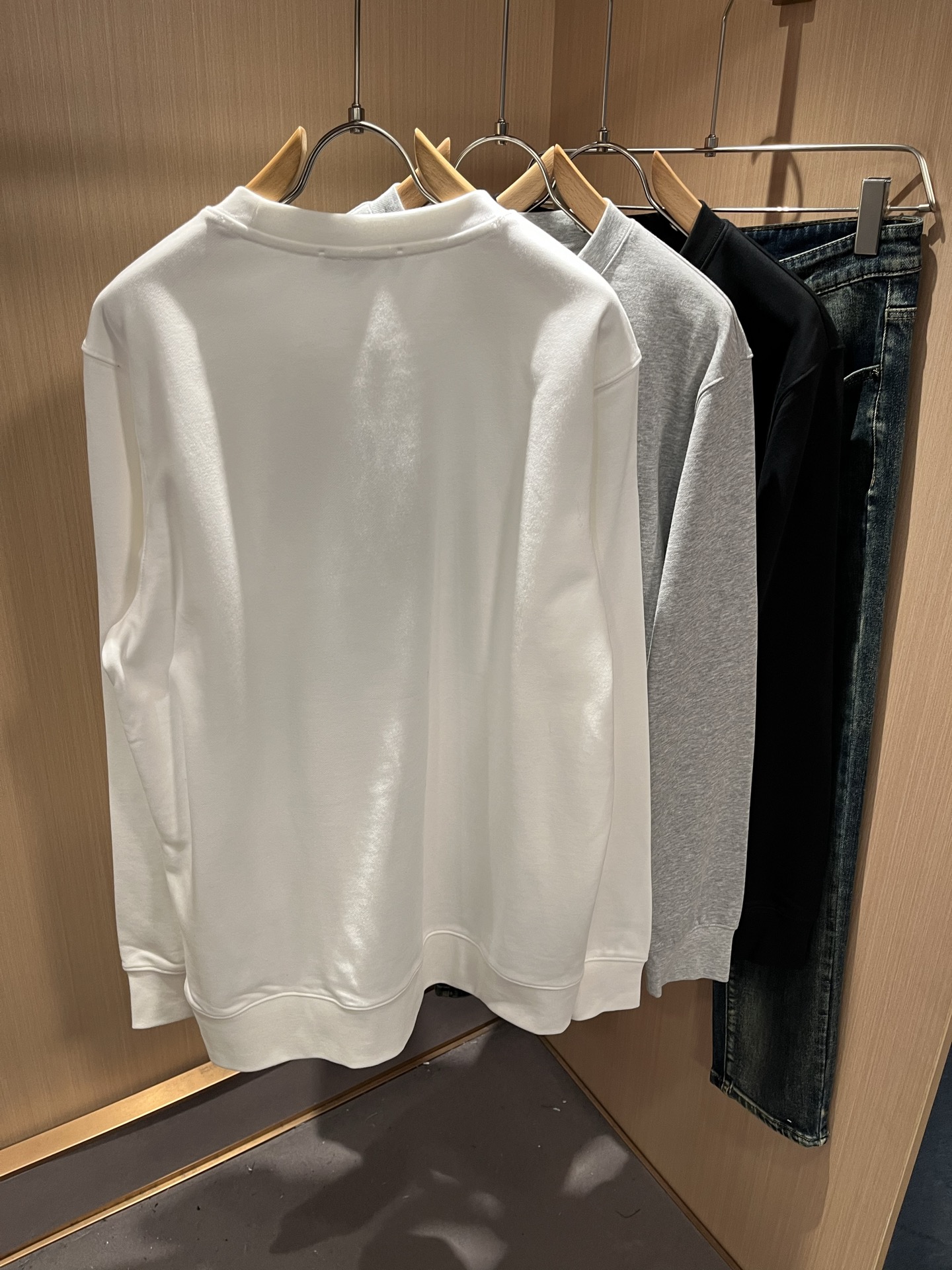 FEN*I 芬*迪2025秋冬新款FD家族男女同款小怪兽卫衣，男女同款👫百搭。意大利原厂订单，FD家族人