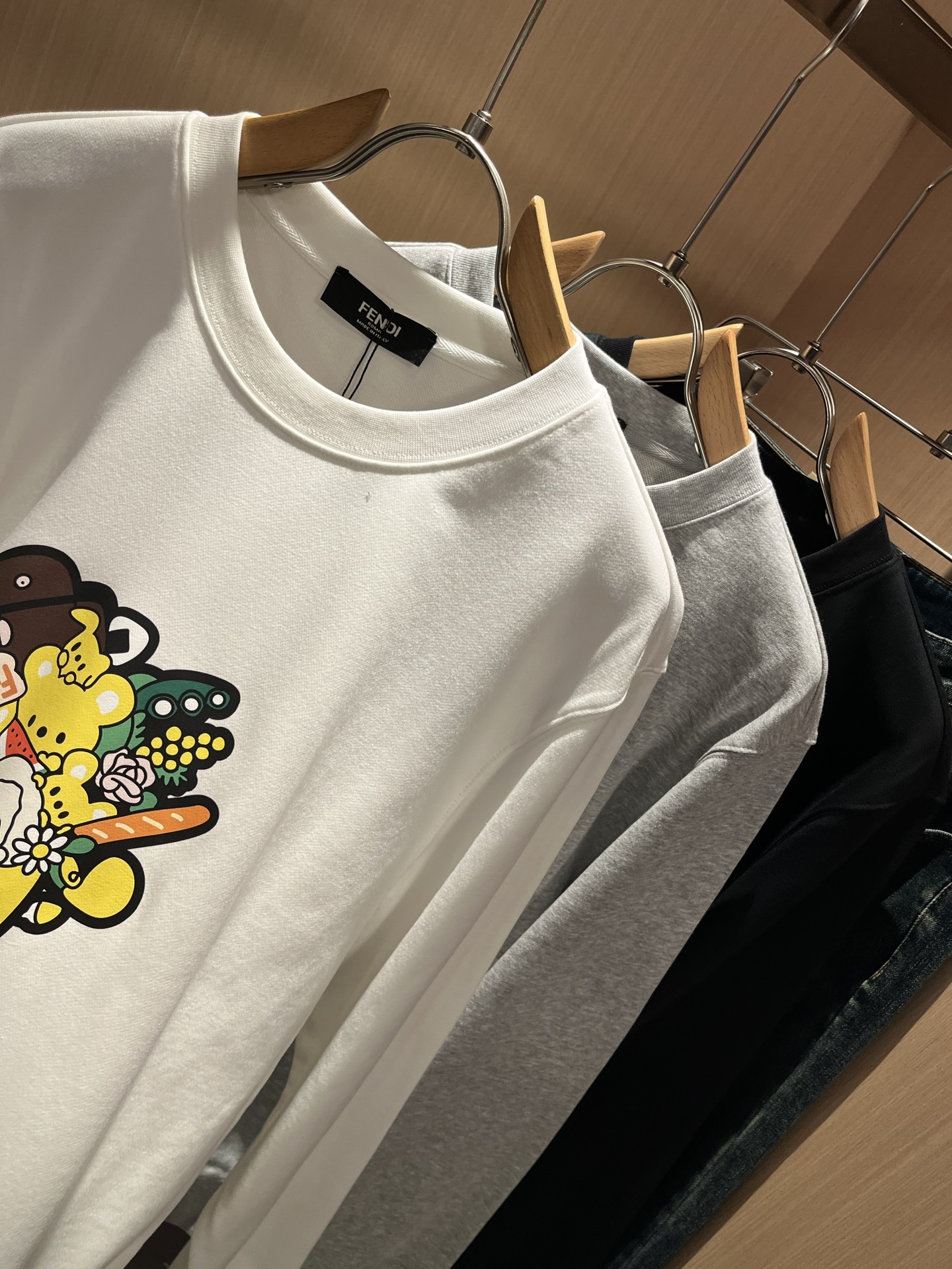 FEN*I 芬*迪2025秋冬新款FD家族男女同款小怪兽卫衣，男女同款👫百搭。意大利原厂订单，FD家族人