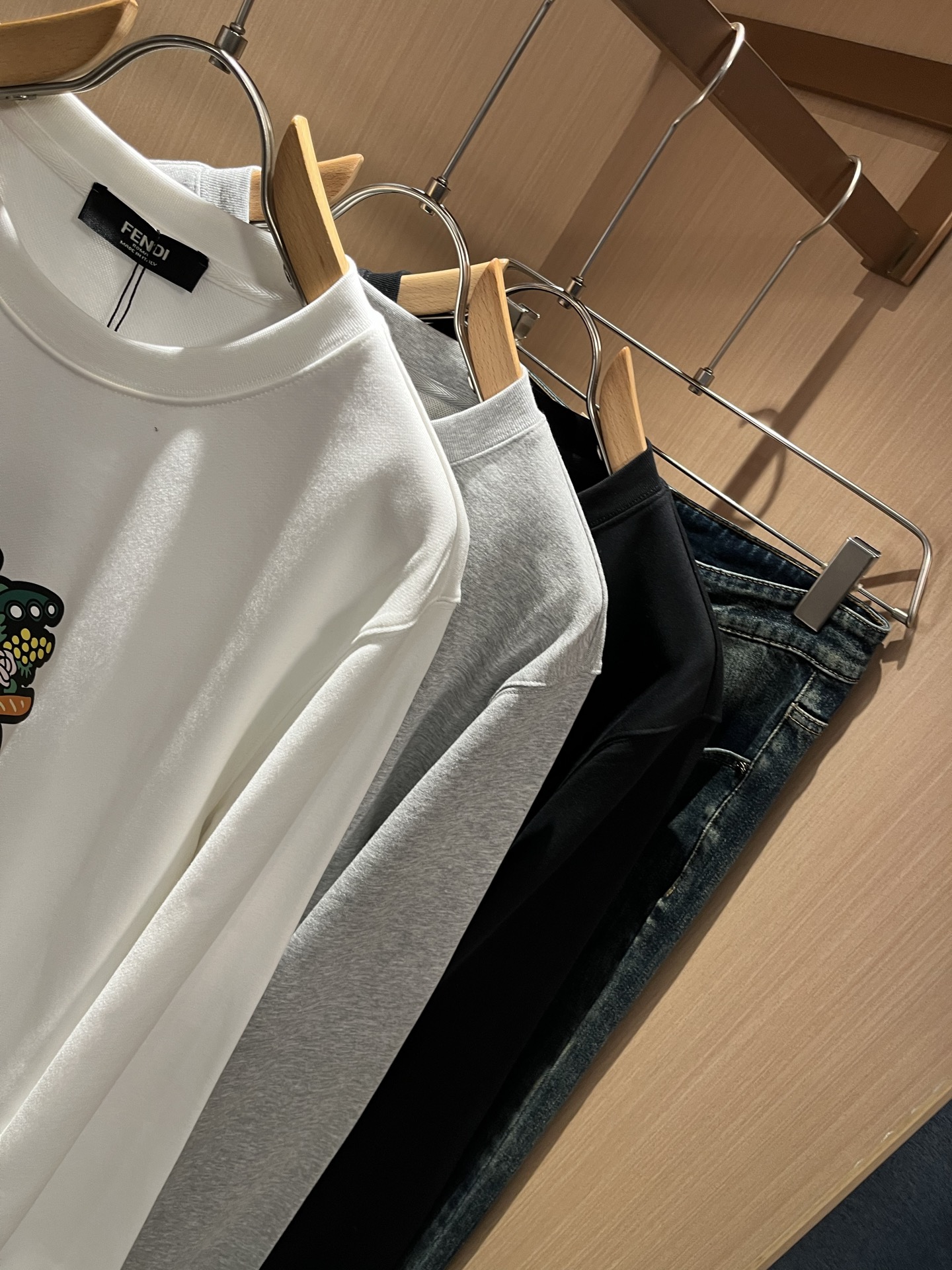 FEN*I 芬*迪2025秋冬新款FD家族男女同款小怪兽卫衣，男女同款👫百搭。意大利原厂订单，FD家族人