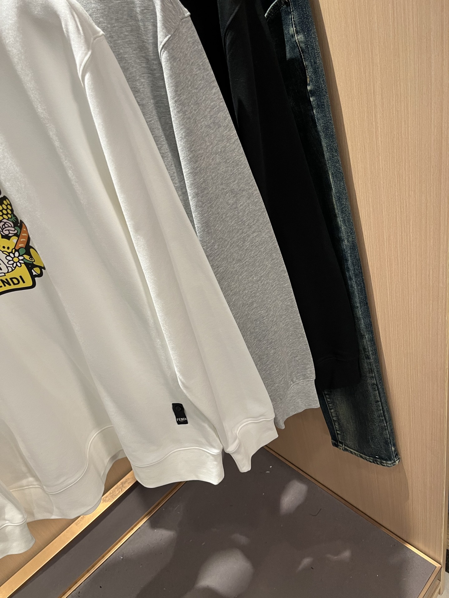 FEN*I 芬*迪2025秋冬新款FD家族男女同款小怪兽卫衣，男女同款👫百搭。意大利原厂订单，FD家族人