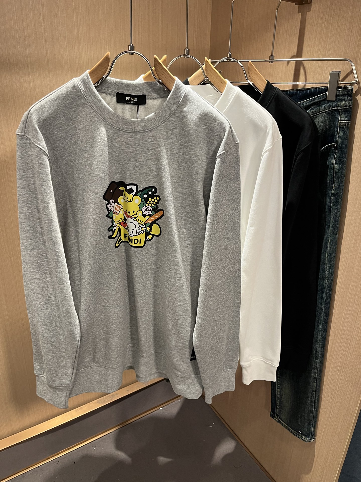 FEN*I 芬*迪2025秋冬新款FD家族男女同款小怪兽卫衣，男女同款👫百搭。意大利原厂订单，FD家族人