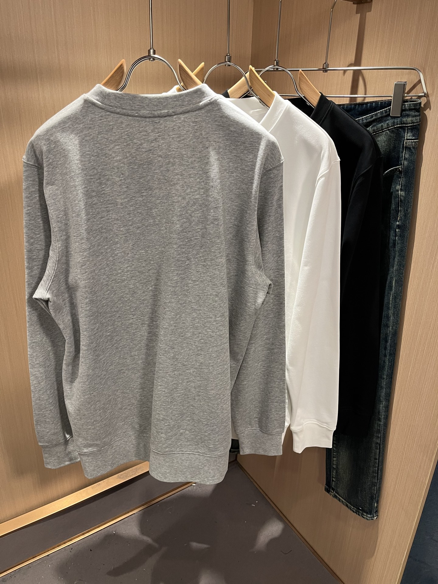 FEN*I 芬*迪2025秋冬新款FD家族男女同款小怪兽卫衣，男女同款👫百搭。意大利原厂订单，FD家族人