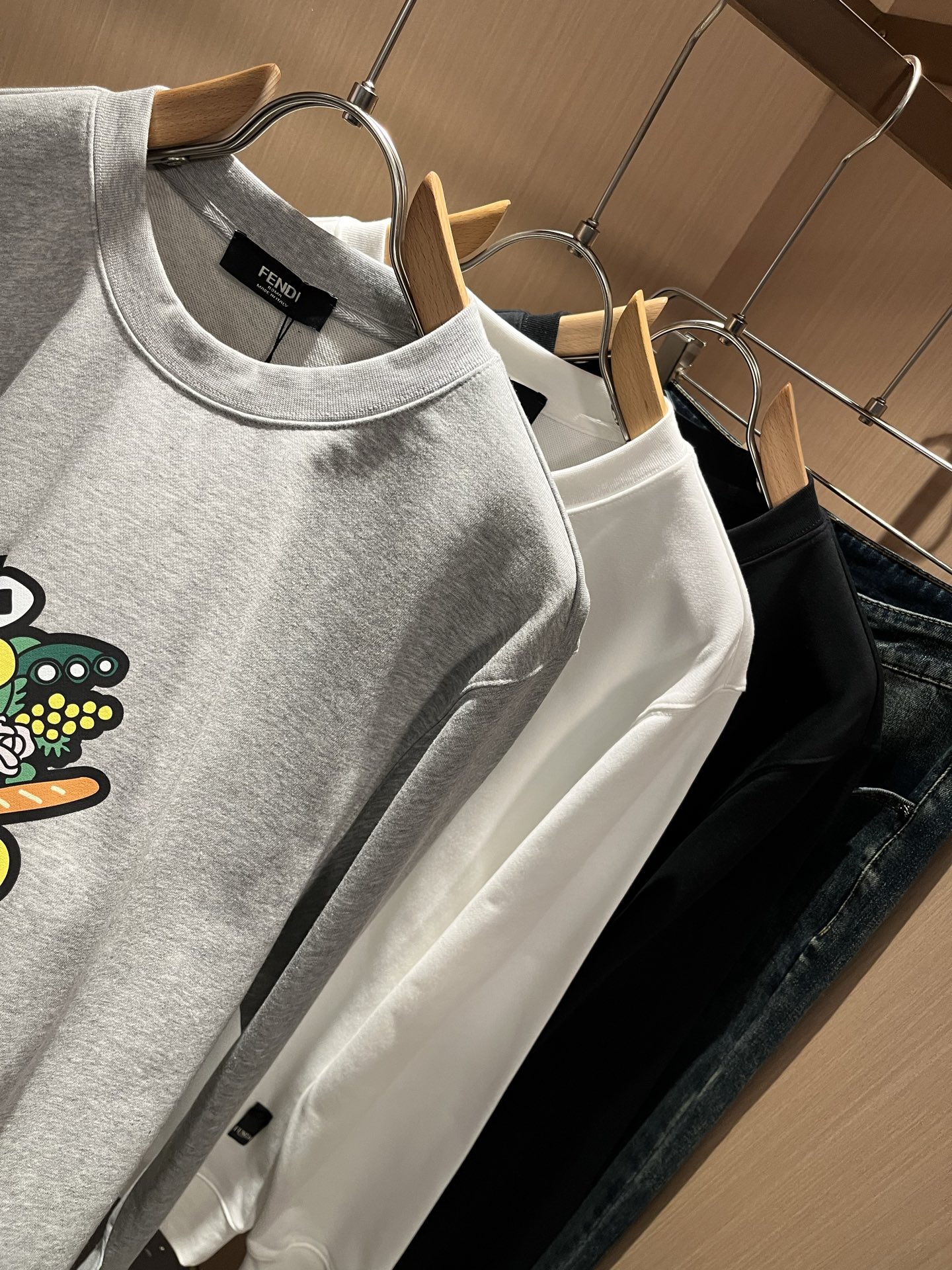 FEN*I 芬*迪2025秋冬新款FD家族男女同款小怪兽卫衣，男女同款👫百搭。意大利原厂订单，FD家族人