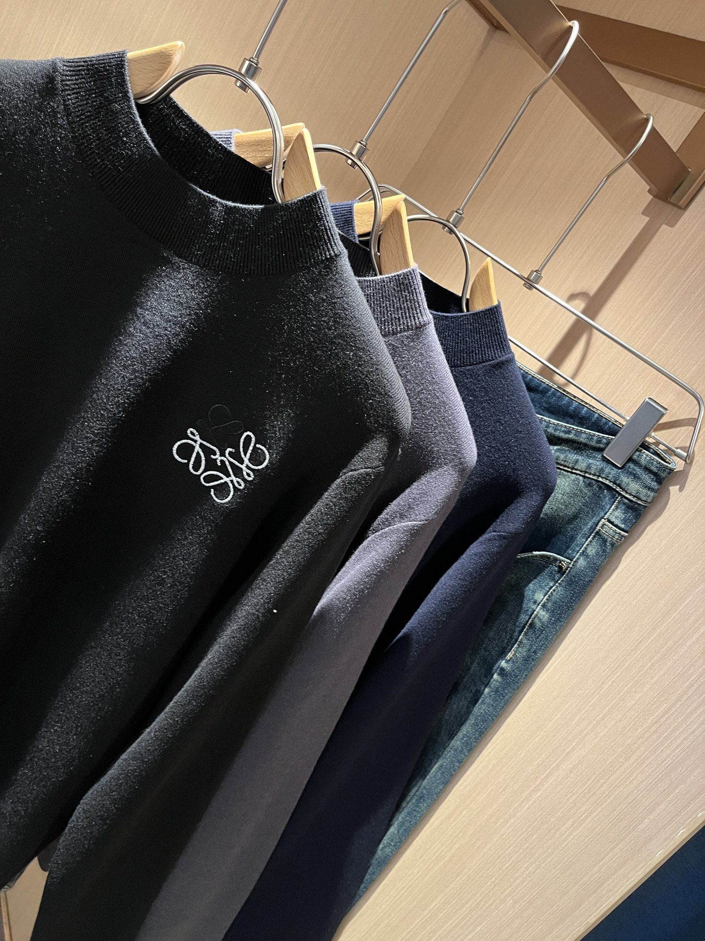 LO*WE/罗*威2025秋冬新款男女同款👫针织羊毛衫，贸易公司渠道货，2025年最新品，官柜同步售卖，