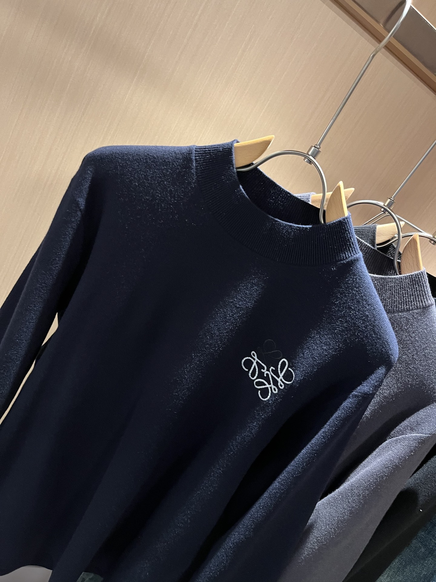 LO*WE/罗*威2025秋冬新款男女同款👫针织羊毛衫，贸易公司渠道货，2025年最新品，官柜同步售卖，