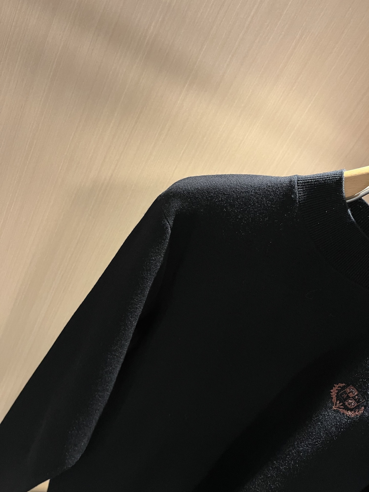 Loro Piana诺悠翩雅 2025秋冬男士最新的贸易订单针织羊毛衫，全品相！！上身舒适透气，不僵硬，