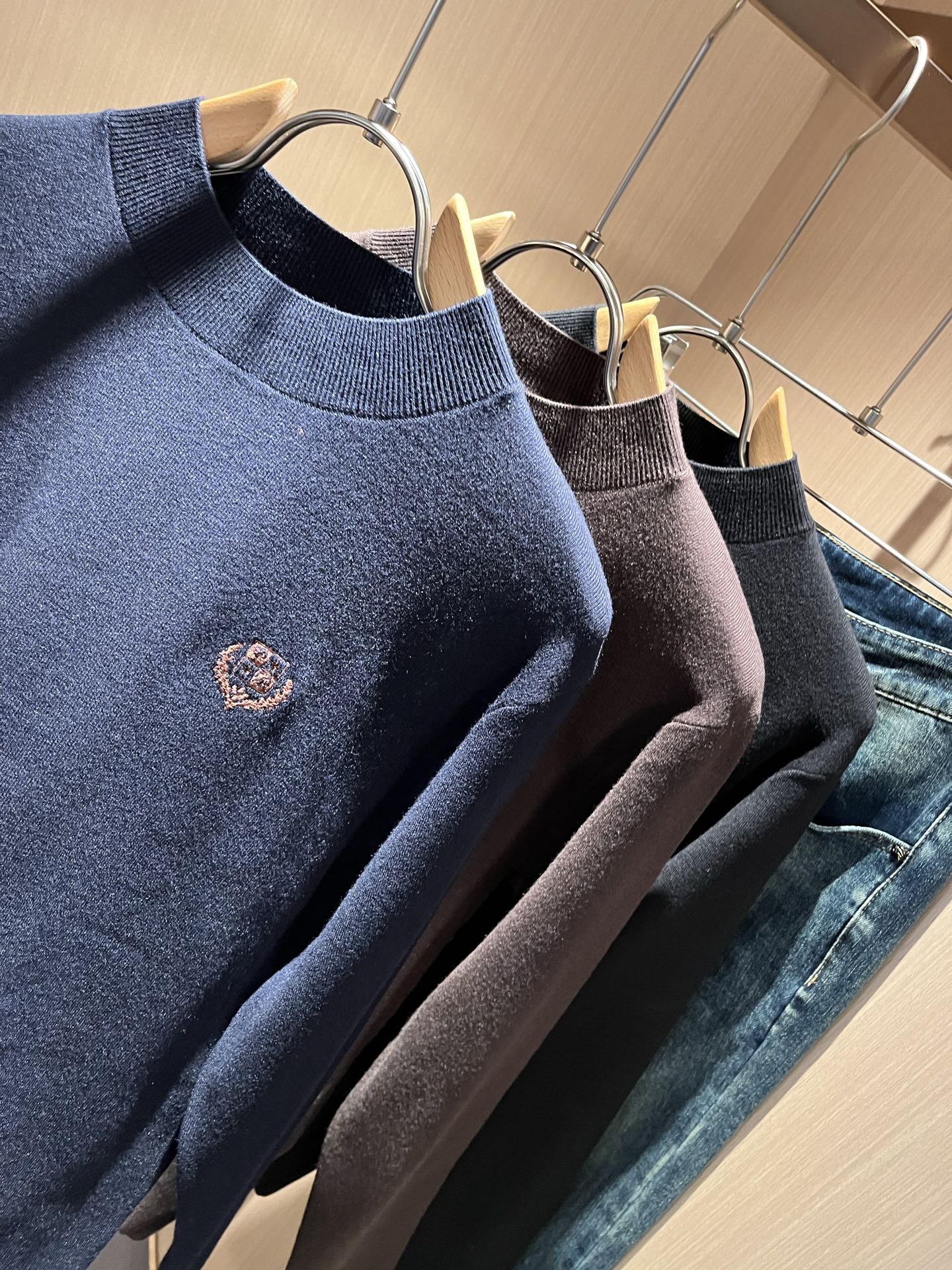 Loro Piana诺悠翩雅 2025秋冬男士最新的贸易订单针织羊毛衫，全品相！！上身舒适透气，不僵硬，