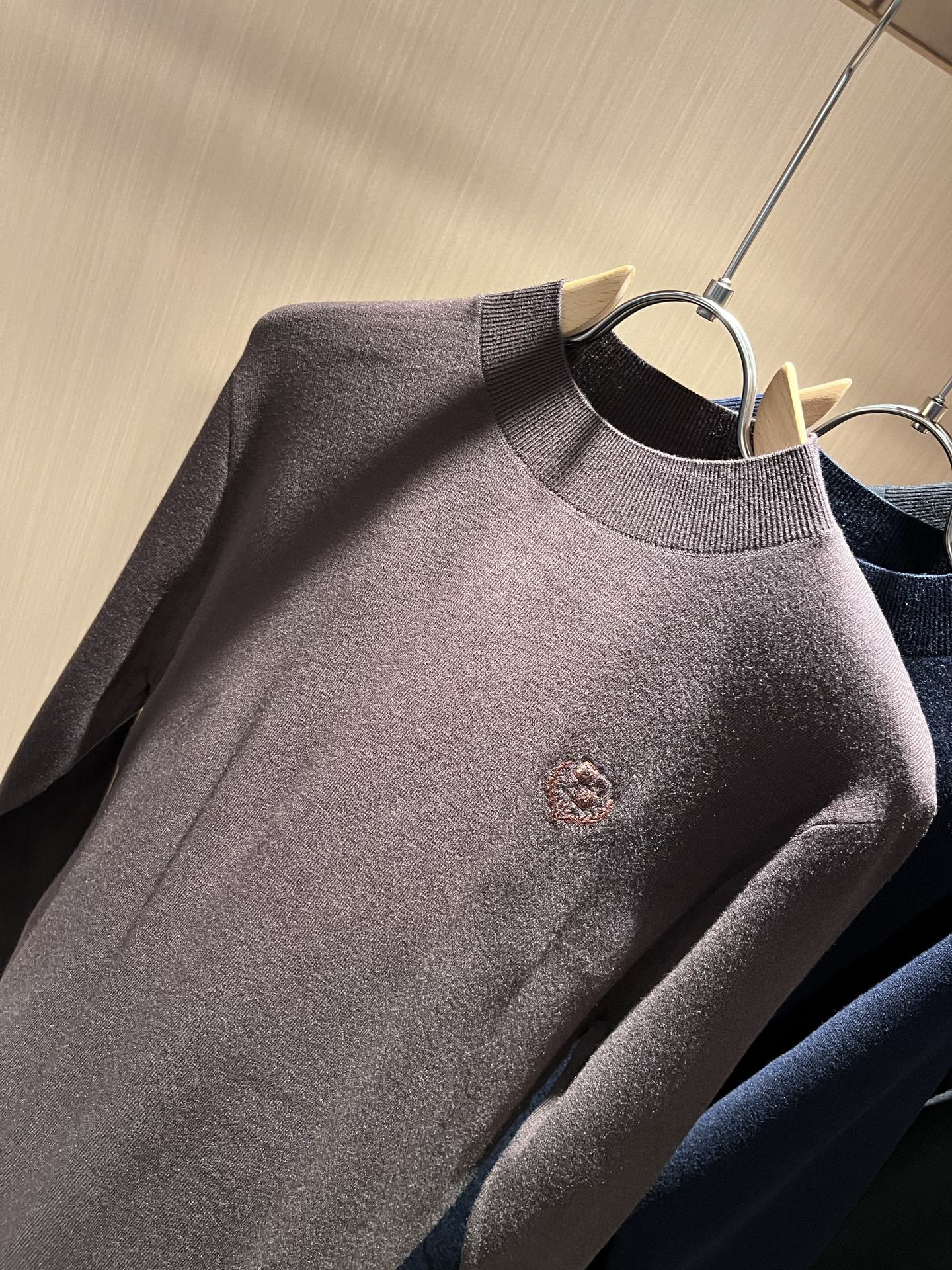 Loro Piana诺悠翩雅 2025秋冬男士最新的贸易订单针织羊毛衫，全品相！！上身舒适透气，不僵硬，