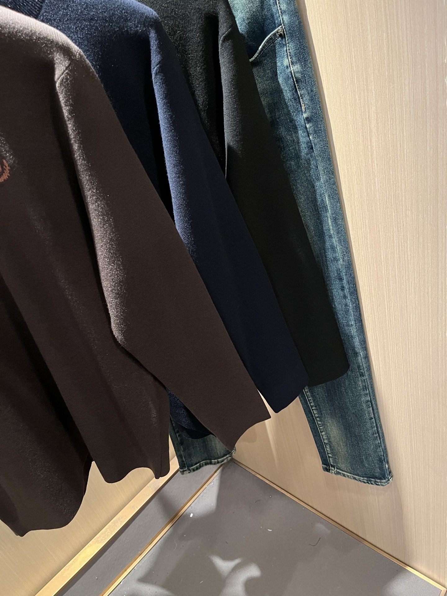 Loro Piana诺悠翩雅 2025秋冬男士最新的贸易订单针织羊毛衫，全品相！！上身舒适透气，不僵硬，