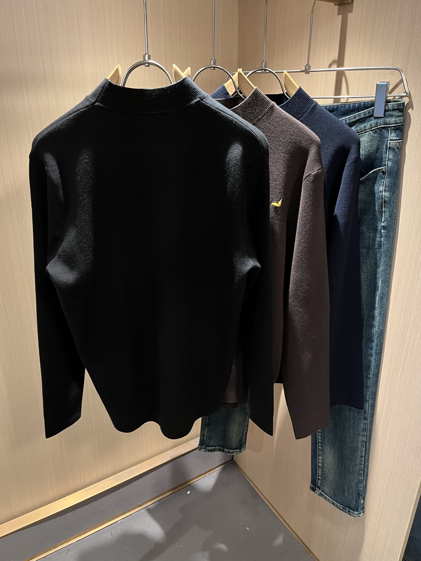 FEN*I 芬*迪 2025秋冬新款FD家族男女同款针织羊毛衫，男女同款👫百搭。意大利原厂订单，FD家族