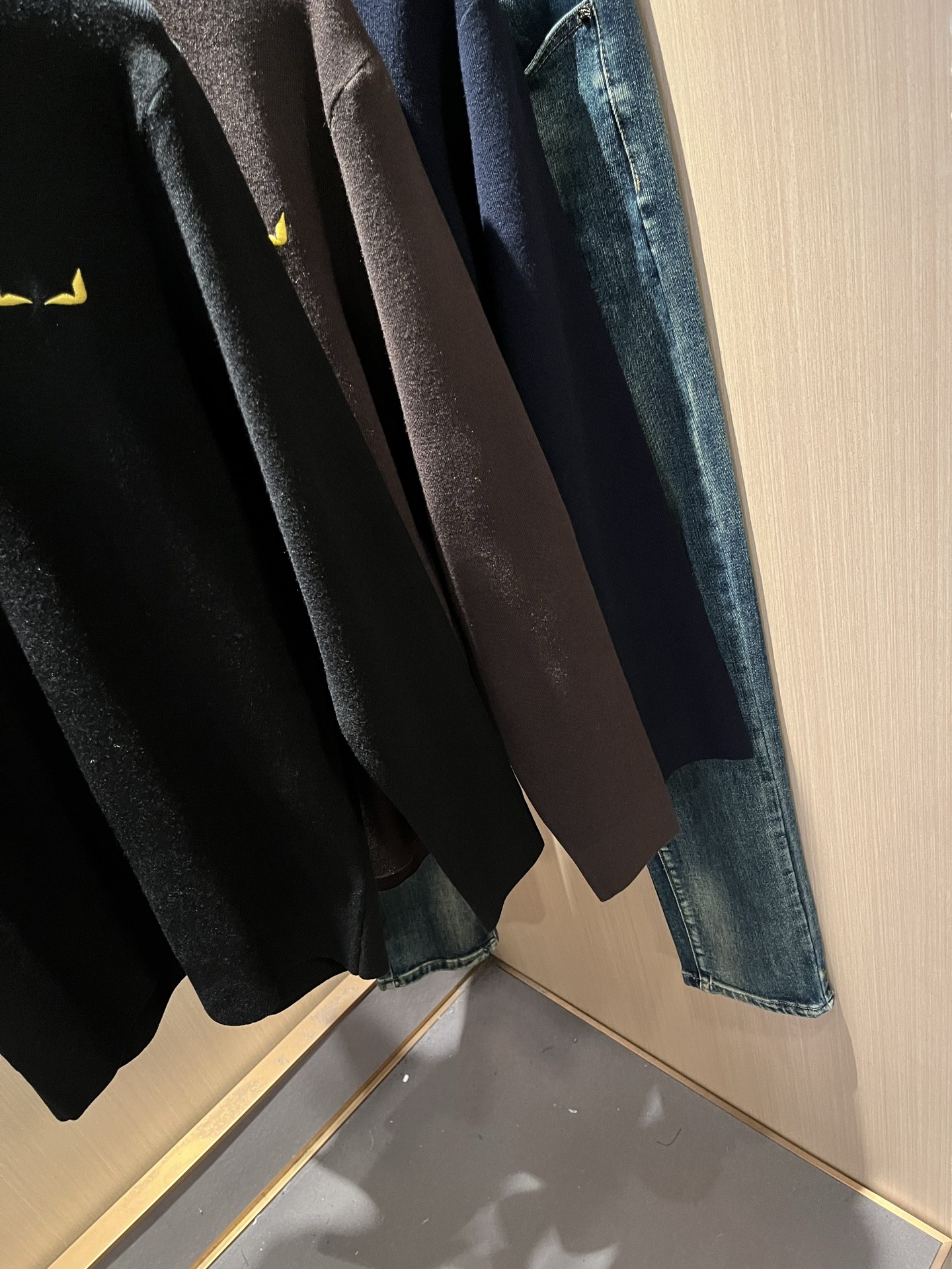 FEN*I 芬*迪 2025秋冬新款FD家族男女同款针织羊毛衫，男女同款👫百搭。意大利原厂订单，FD家族