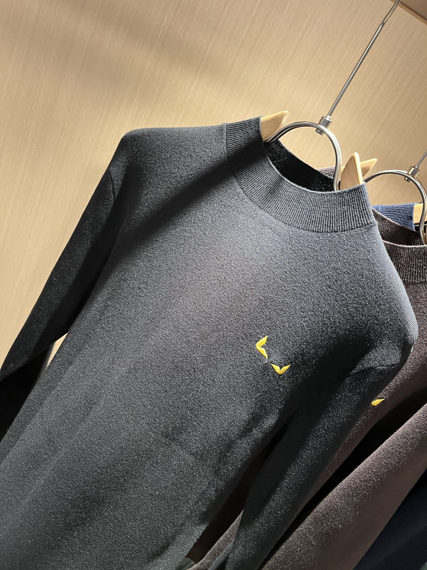 FEN*I 芬*迪 2025秋冬新款FD家族男女同款针织羊毛衫，男女同款👫百搭。意大利原厂订单，FD家族