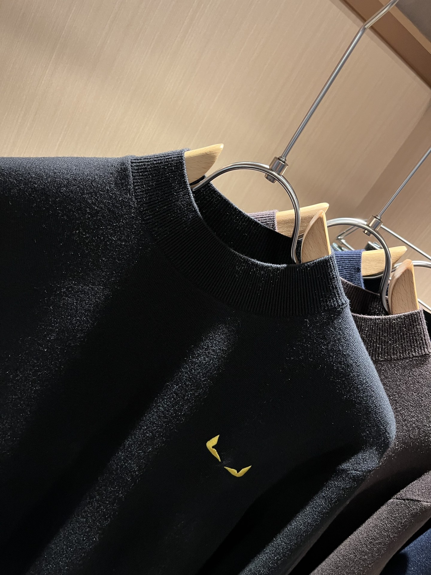 FEN*I 芬*迪 2025秋冬新款FD家族男女同款针织羊毛衫，男女同款👫百搭。意大利原厂订单，FD家族