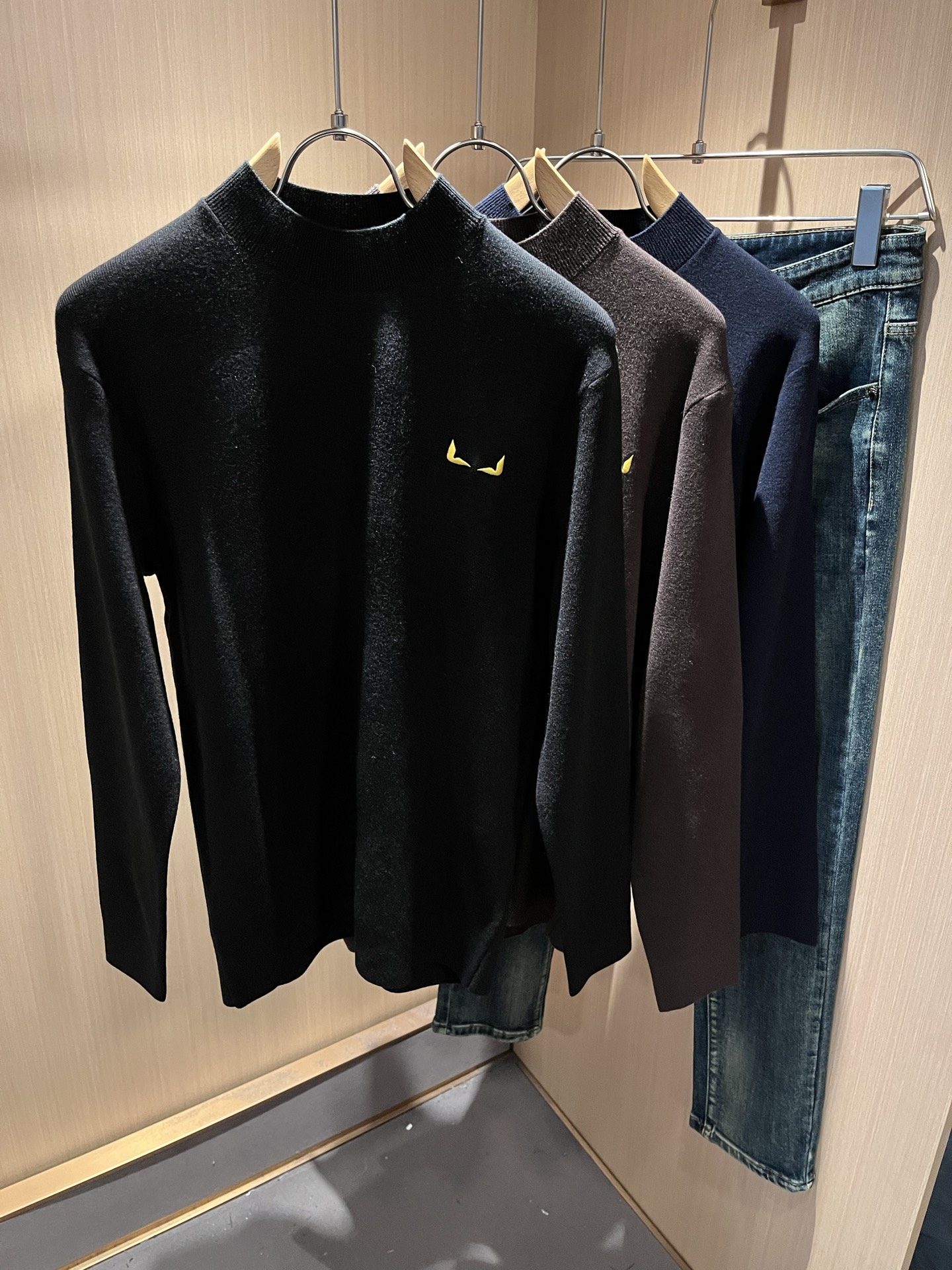 FEN*I 芬*迪 2025秋冬新款FD家族男女同款针织羊毛衫，男女同款👫百搭。意大利原厂订单，FD家族