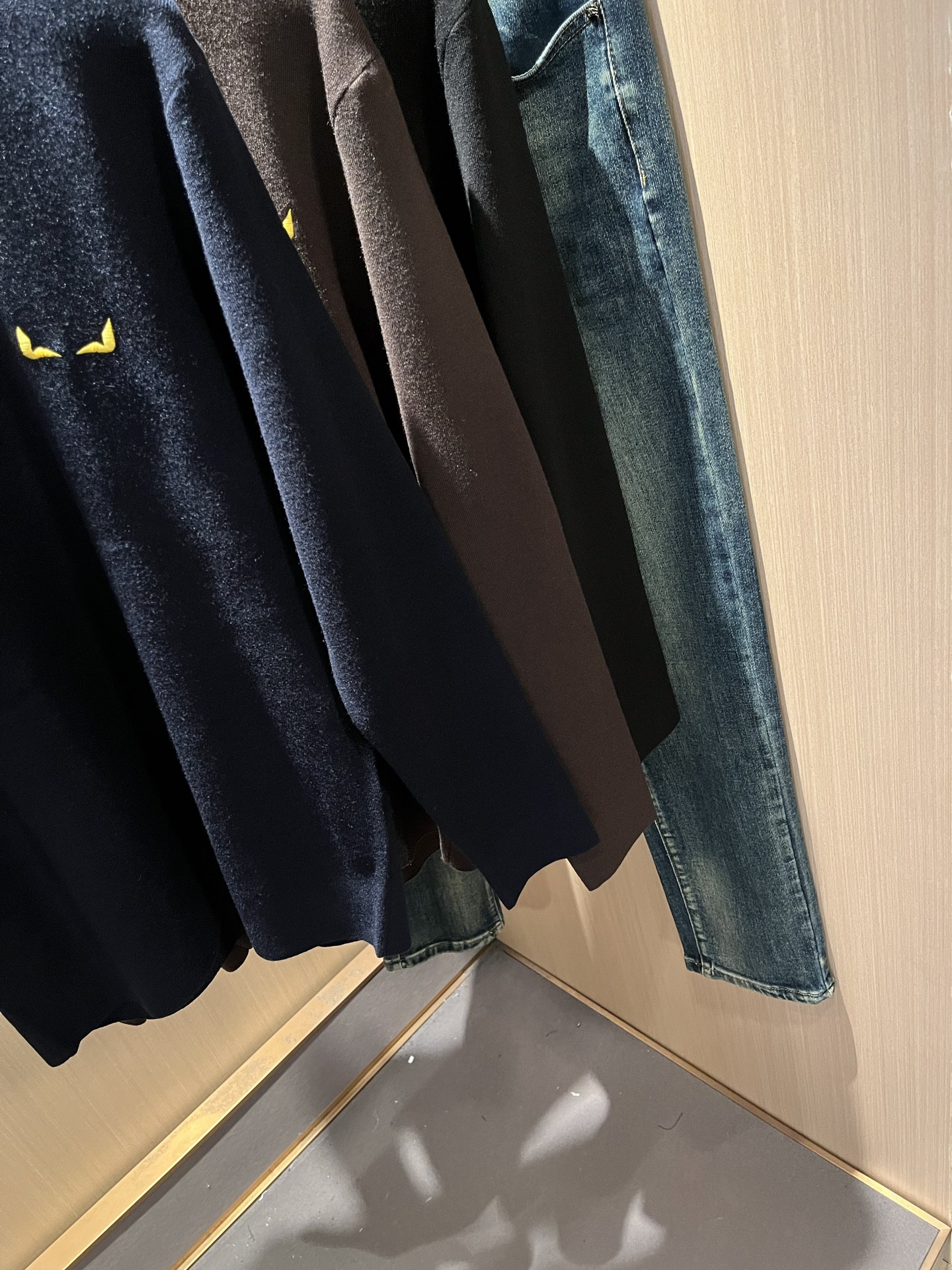 FEN*I 芬*迪 2025秋冬新款FD家族男女同款针织羊毛衫，男女同款👫百搭。意大利原厂订单，FD家族