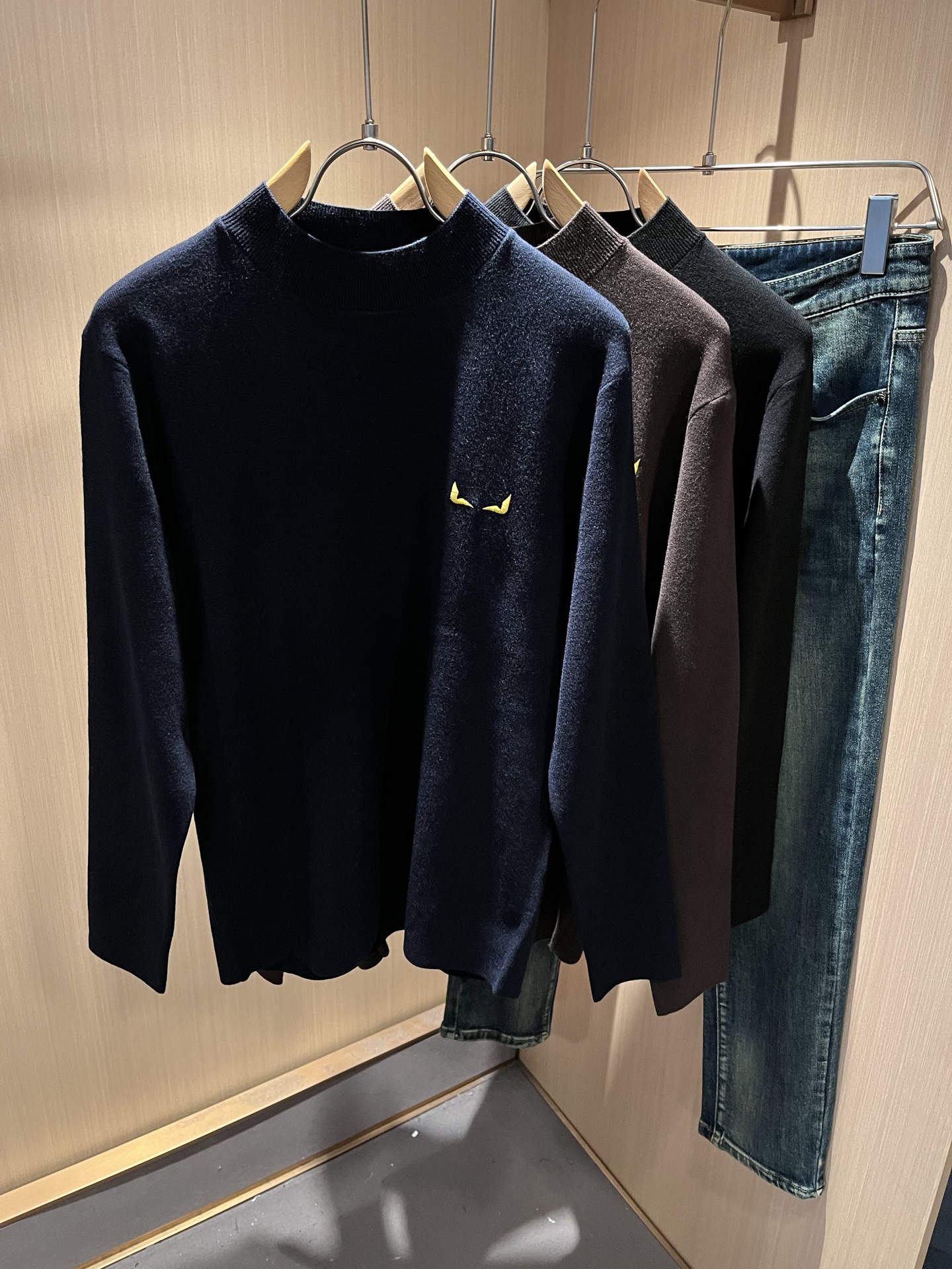 FEN*I 芬*迪 2025秋冬新款FD家族男女同款针织羊毛衫，男女同款👫百搭。意大利原厂订单，FD家族