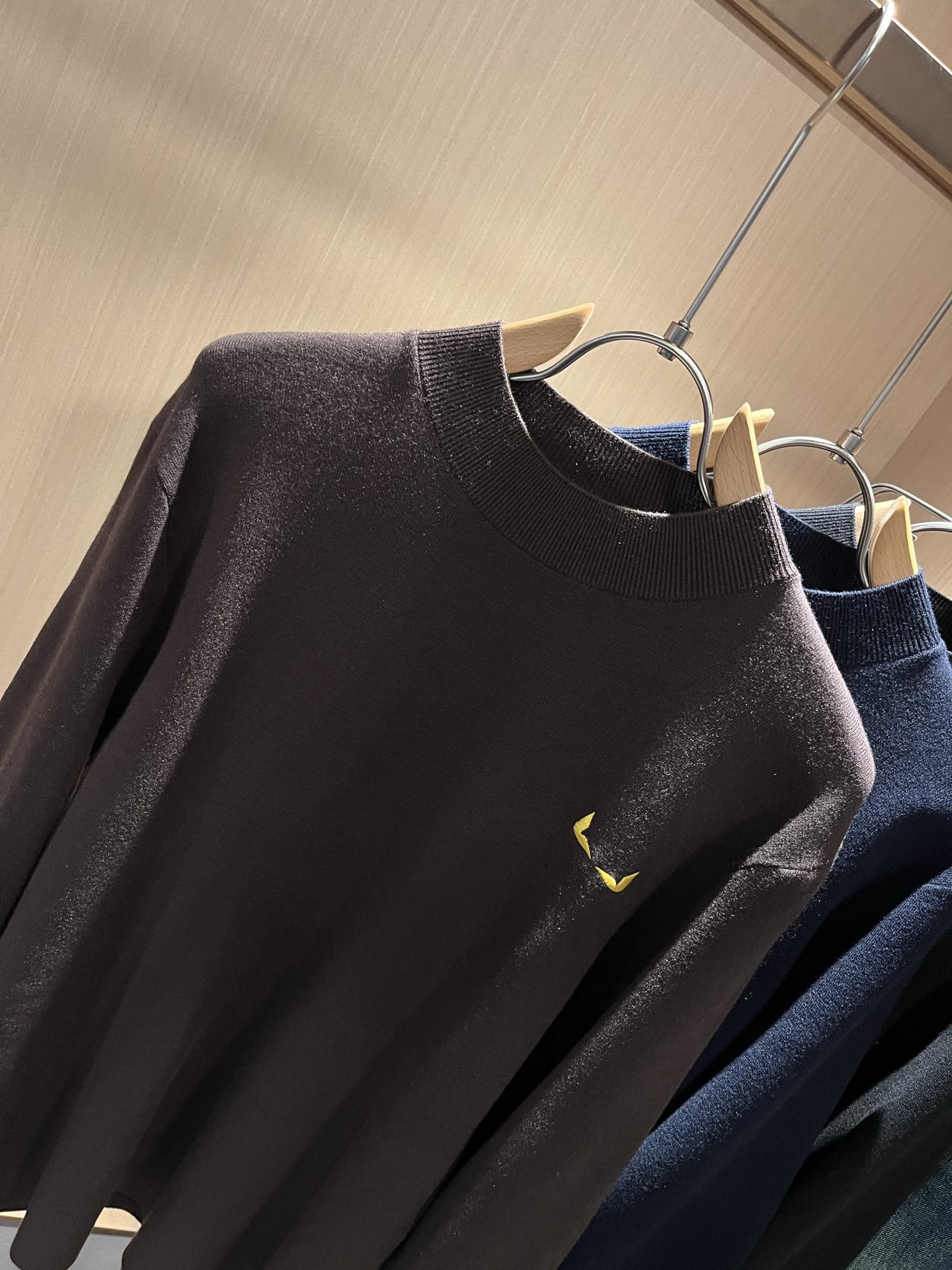 FEN*I 芬*迪 2025秋冬新款FD家族男女同款针织羊毛衫，男女同款👫百搭。意大利原厂订单，FD家族