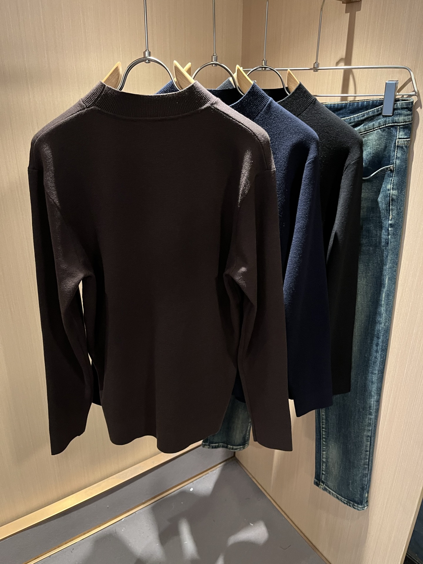 FEN*I 芬*迪 2025秋冬新款FD家族男女同款针织羊毛衫，男女同款👫百搭。意大利原厂订单，FD家族