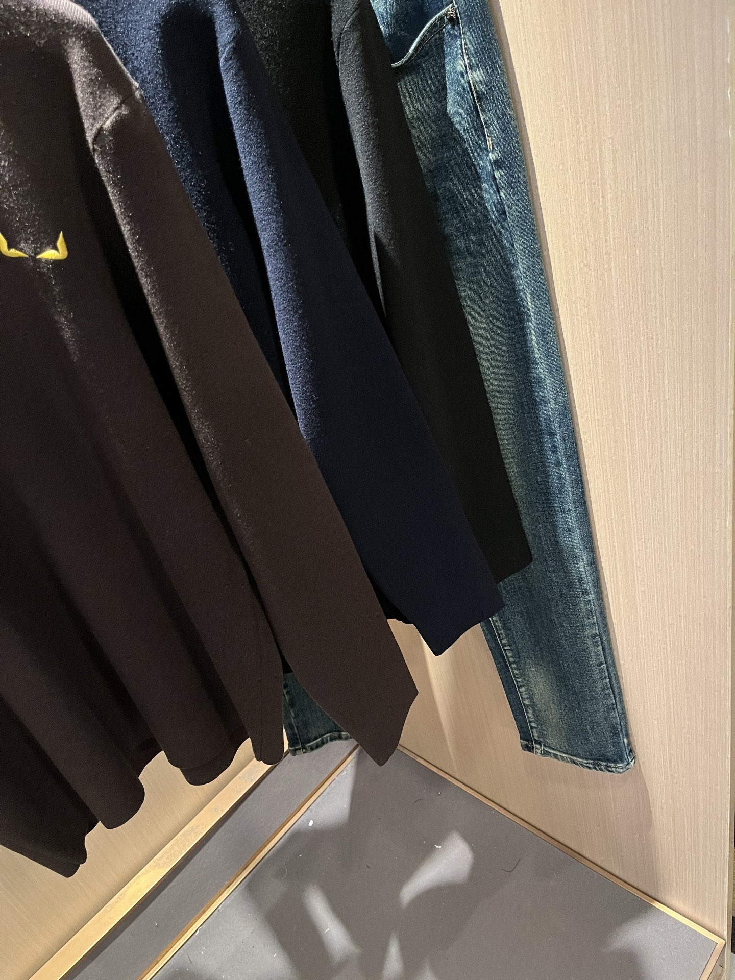 FEN*I 芬*迪 2025秋冬新款FD家族男女同款针织羊毛衫，男女同款👫百搭。意大利原厂订单，FD家族