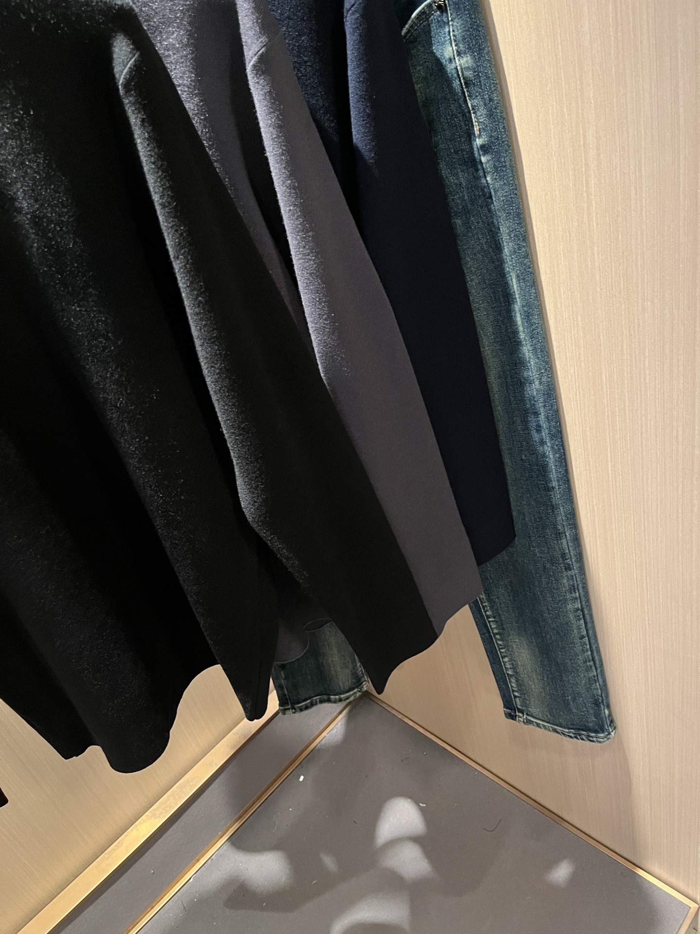 Kiton 2025秋冬新款男士休闲夹克，采用进口优质羊毛衫，简单LOGO标识刺绣设计！代表品牌形象 简