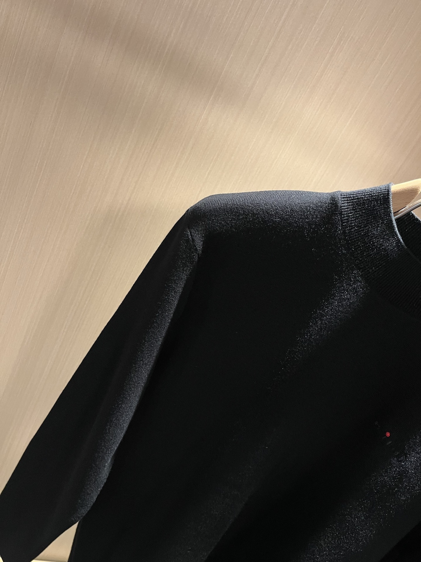 Kiton 2025秋冬新款男士休闲夹克，采用进口优质羊毛衫，简单LOGO标识刺绣设计！代表品牌形象 简