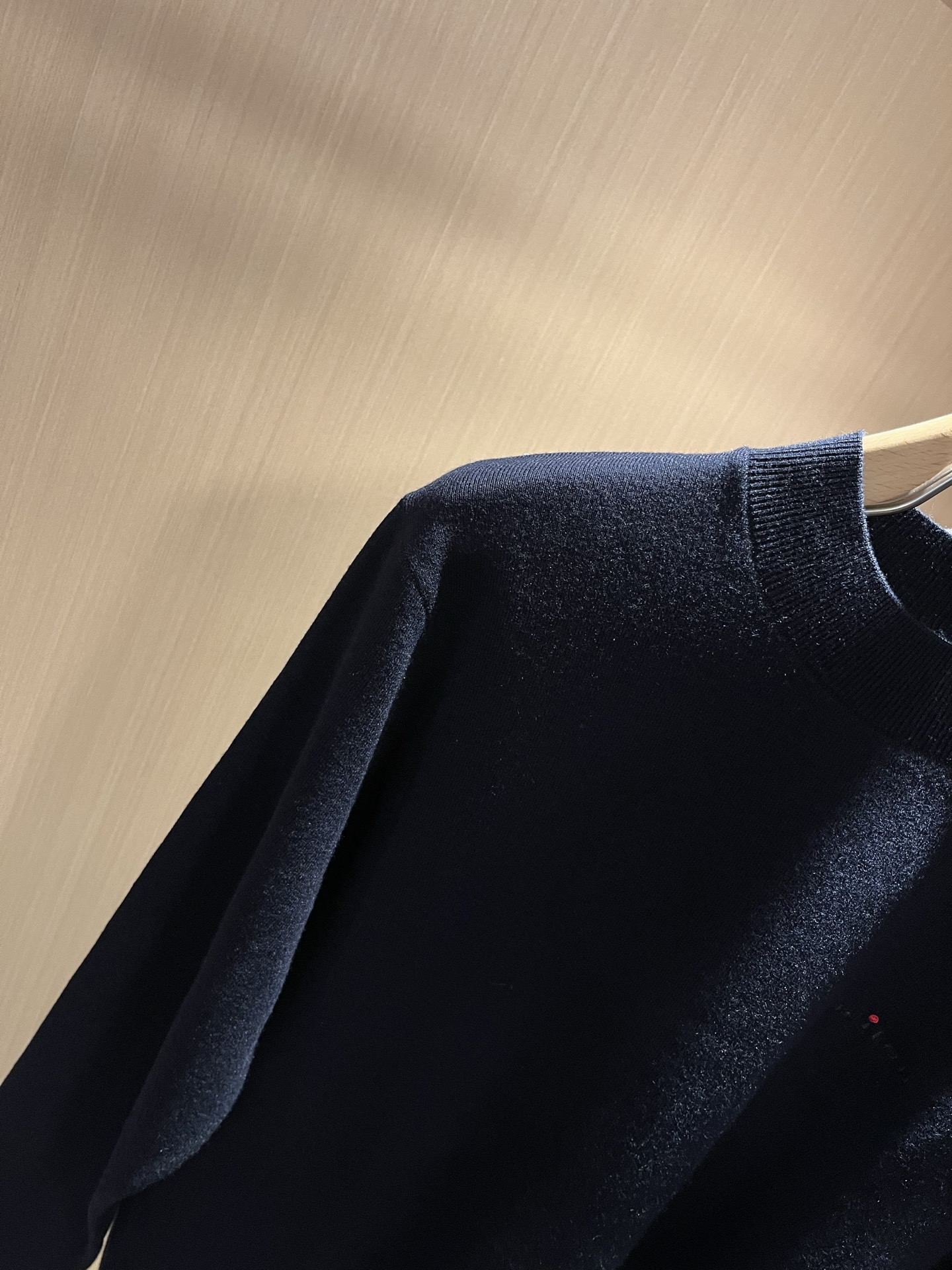 Kiton 2025秋冬新款男士休闲夹克，采用进口优质羊毛衫，简单LOGO标识刺绣设计！代表品牌形象 简