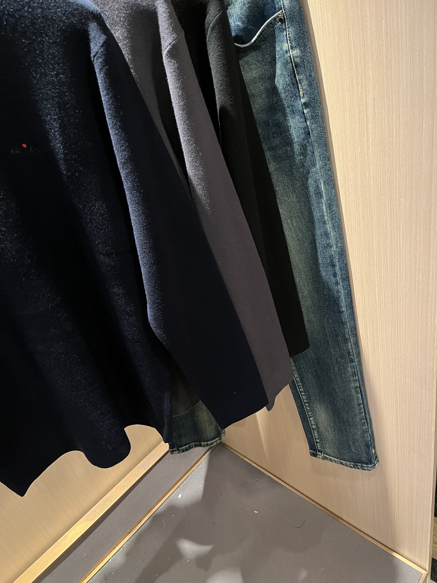 Kiton 2025秋冬新款男士休闲夹克，采用进口优质羊毛衫，简单LOGO标识刺绣设计！代表品牌形象 简