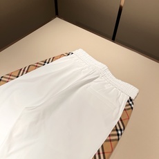 Bur*erry 巴*莉 2025秋冬新款男士休闲套装,品牌最新设计元素!既不单调也不复杂,好处的展现品 Bur*erry 巴*莉 2025秋冬新款男士休闲套装,品牌最新设计元素!既不单调也不复杂,好处的展现品