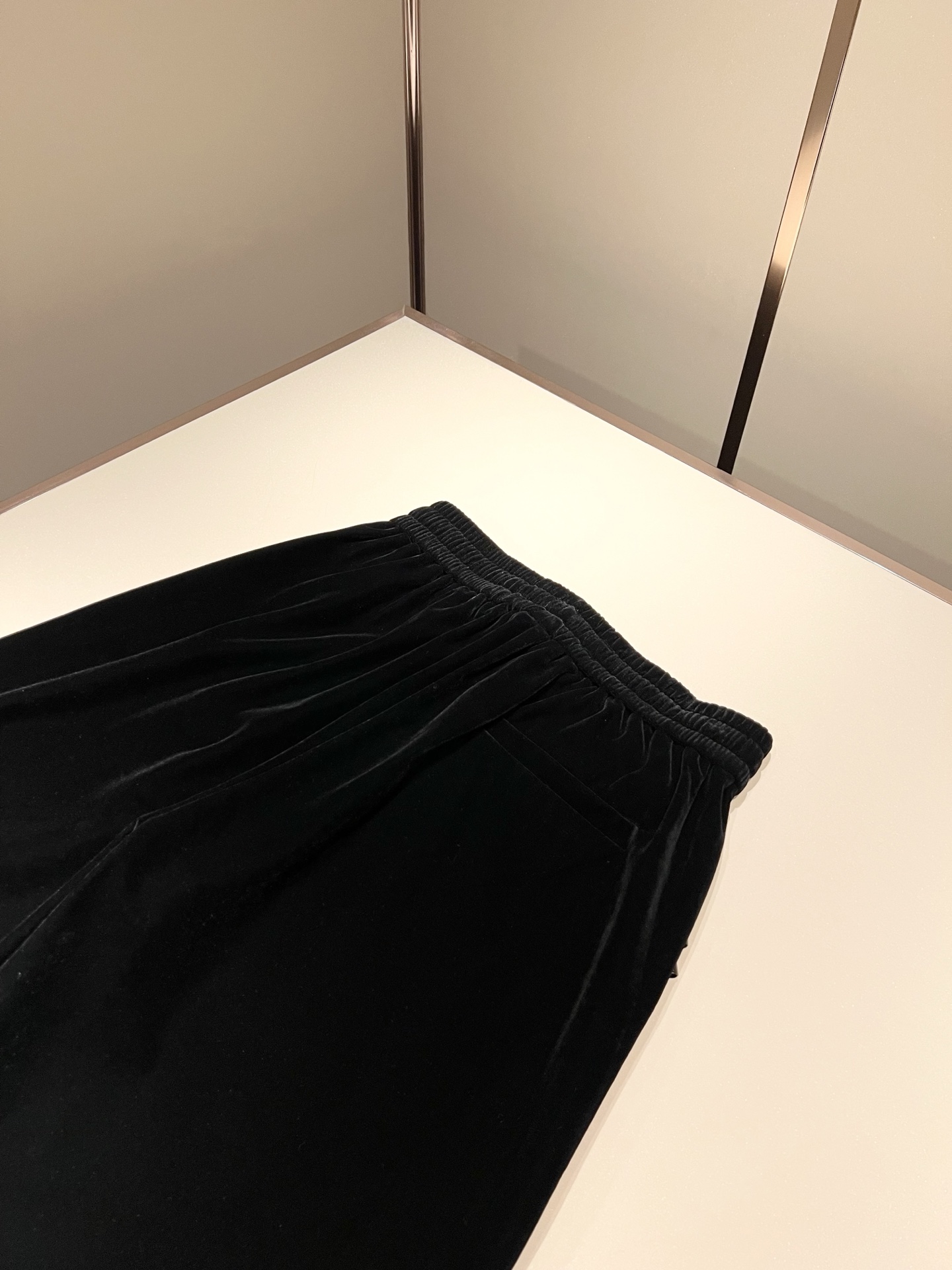 Louis Vuit*on 路易家族 2025秋冬新款套装，轻奢休闲套装，男女同款👫装饰！路易家族的新高