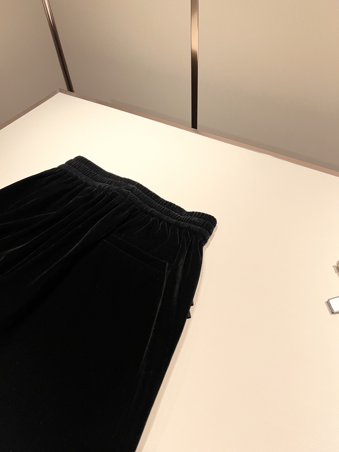 Louis Vuit*on 路易家族 2025秋冬新款套装，轻奢休闲套装，男女同款👫装饰！路易家族的新高