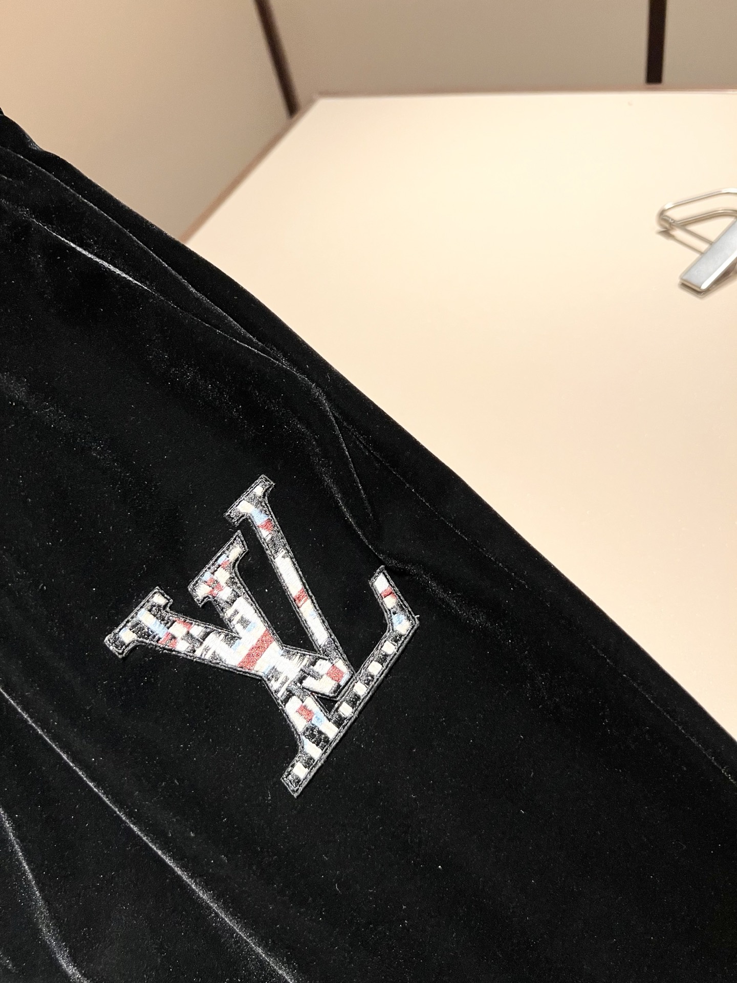 Louis Vuit*on 路易家族 2025秋冬新款套装，轻奢休闲套装，男女同款👫装饰！路易家族的新高