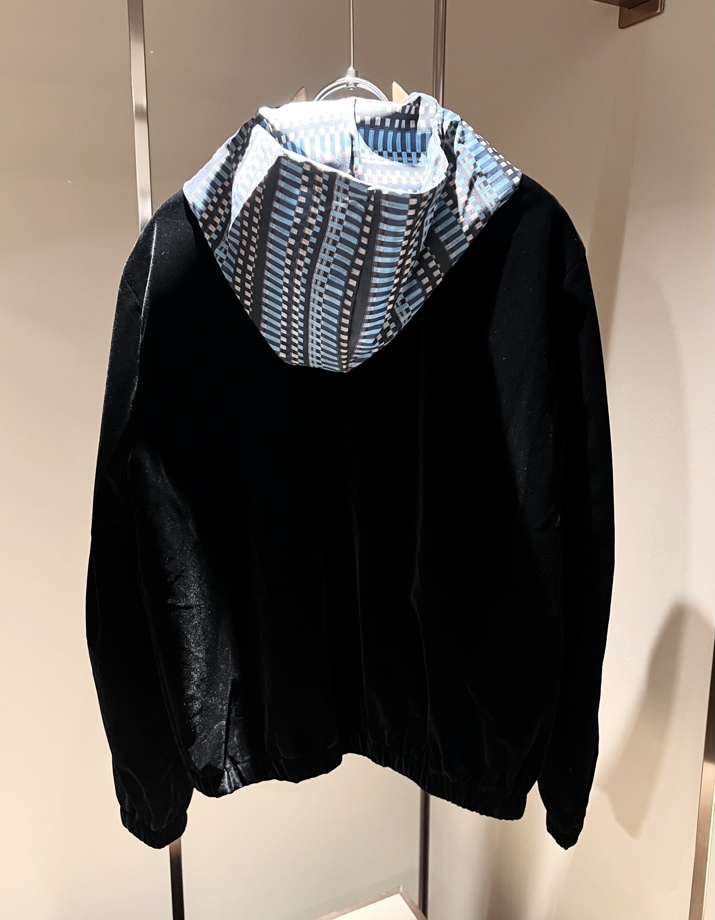 Louis Vuit*on 路易家族 2025秋冬新款套装，轻奢休闲套装，男女同款👫装饰！路易家族的新高