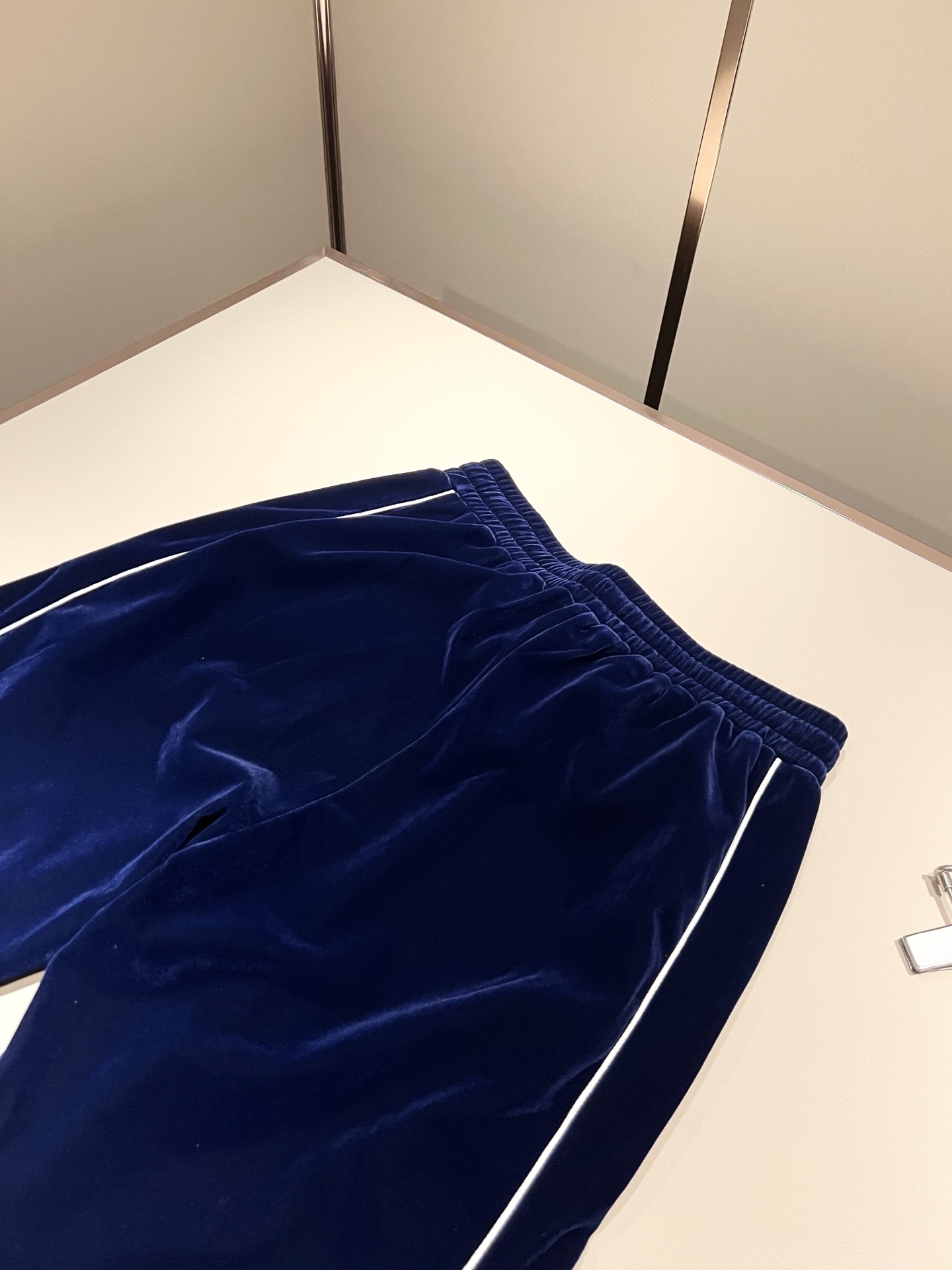 PRAD*A普*达 2025秋冬新款休闲套装，最新款全网独家首上！！~既经典有时尚百搭，谁不爱啊，将经典