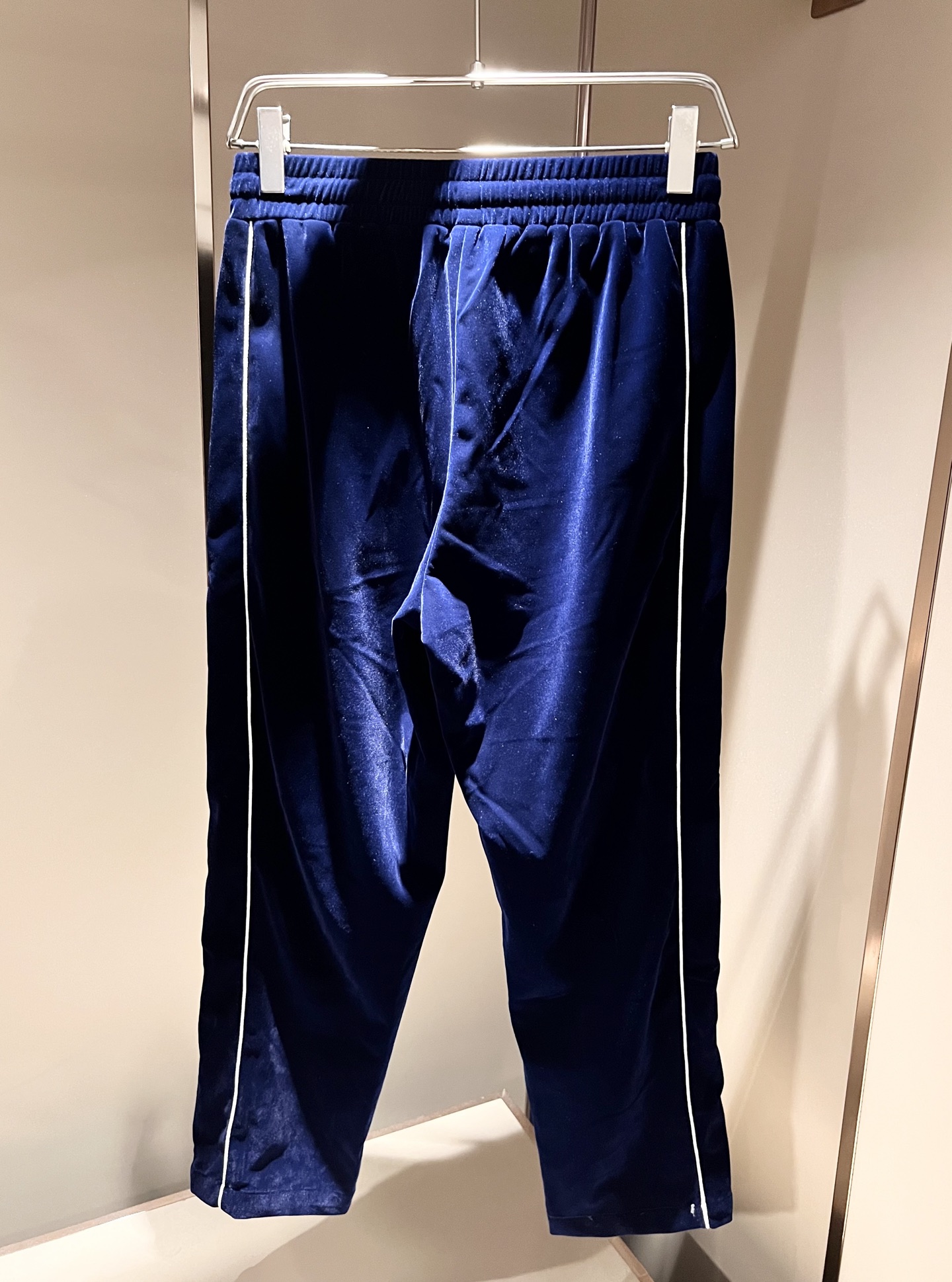 PRAD*A普*达 2025秋冬新款休闲套装，最新款全网独家首上！！~既经典有时尚百搭，谁不爱啊，将经典