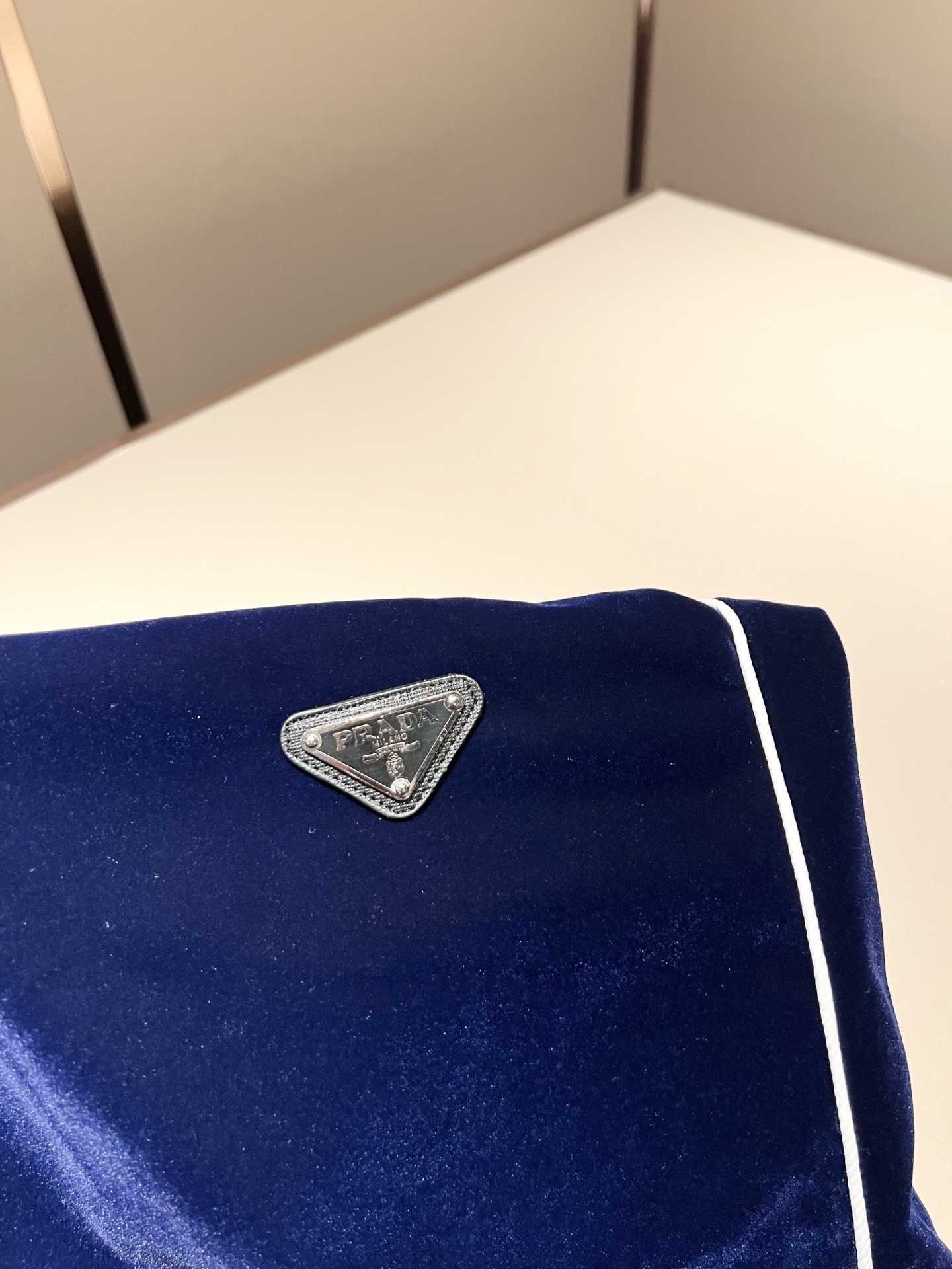 PRAD*A普*达 2025秋冬新款休闲套装，最新款全网独家首上！！~既经典有时尚百搭，谁不爱啊，将经典