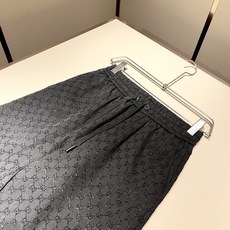 Gucc*古家 2025秋冬最新男女同款👫套装,贸易公司渠道稀出,同步官网发售 ! 新时尚元素设计 Gucc*古家 2025秋冬最新男女同款👫套装,贸易公司渠道稀出,同步官网发售 ! 新时尚元素设计