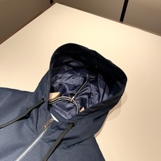 Bur*erry 巴*莉 2025秋冬新款男士休闲套装,品牌最新设计元素!既不单调也不复杂,好处的展现品 Bur*erry 巴*莉 2025秋冬新款男士休闲套装,品牌最新设计元素!既不单调也不复杂,好处的展现品
