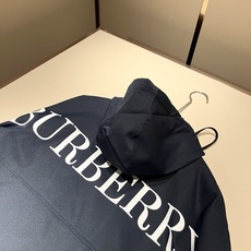 Bur*erry 巴*莉 2025秋冬新款男士休闲套装,品牌最新设计元素!既不单调也不复杂,好处的展现品 Bur*erry 巴*莉 2025秋冬新款男士休闲套装,品牌最新设计元素!既不单调也不复杂,好处的展现品