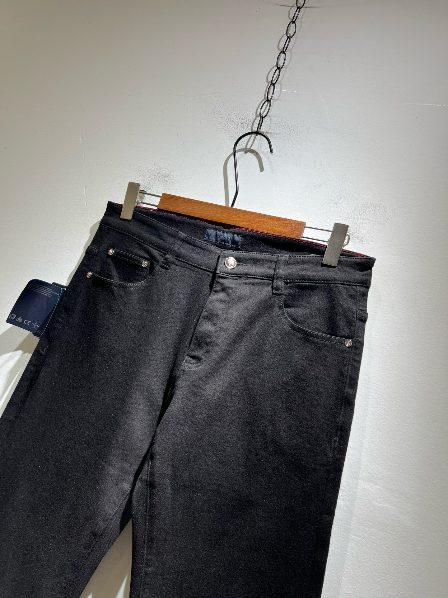 PRA*DA 普拉达 2025秋冬新品发售！牛仔高级百搭实用主义不哗众取宠！港澳台地区限定款！！立体裁剪