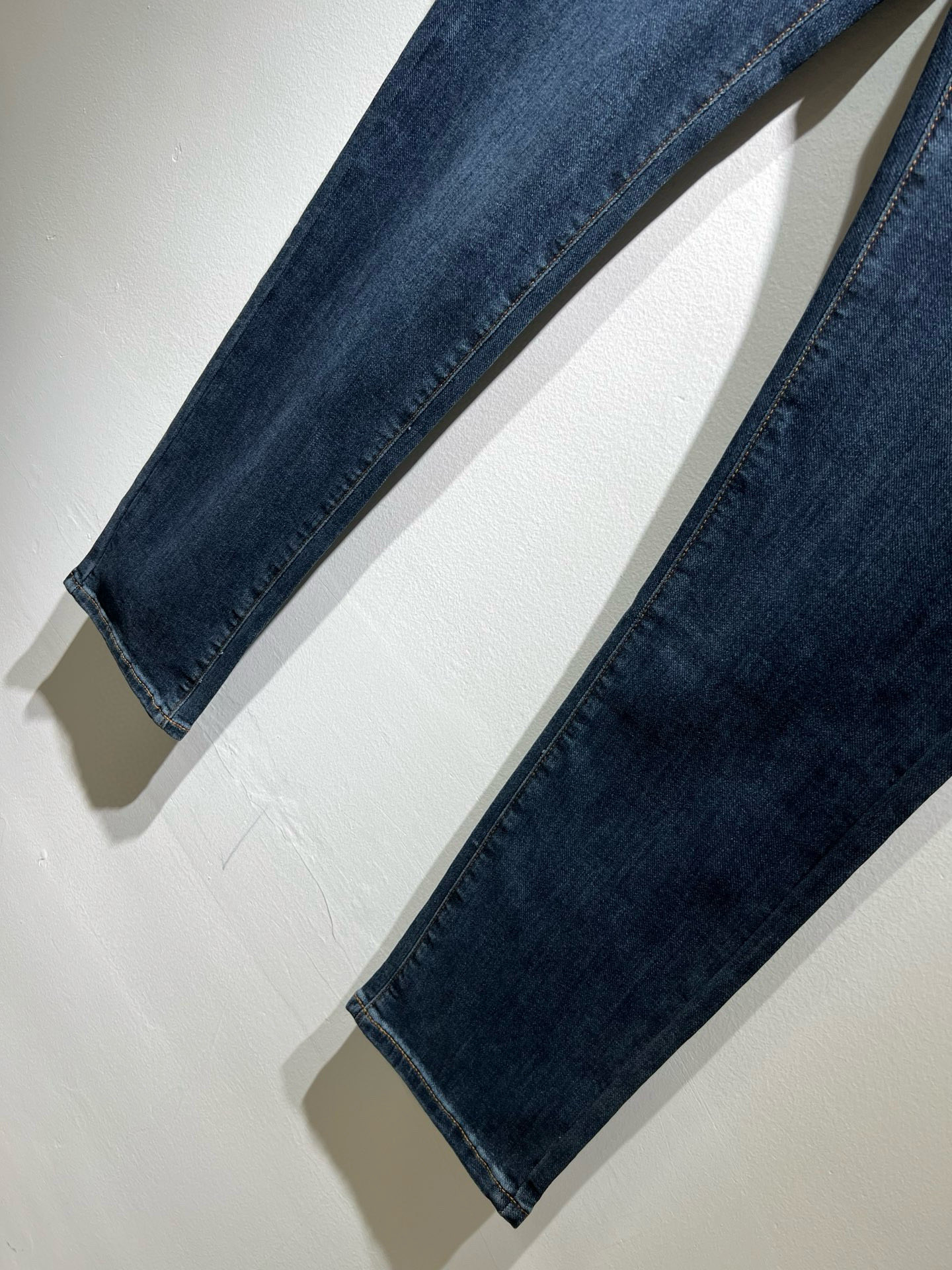 Zegna 杰尼亚 2025秋冬新款男士休闲牛仔裤，压轴的渠道货出现了！！柜台同步销售！ 毫不夸张的说，